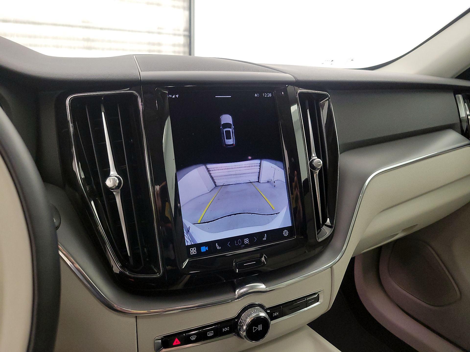 Thumbnail: 2024 Volvo XC60 - 15