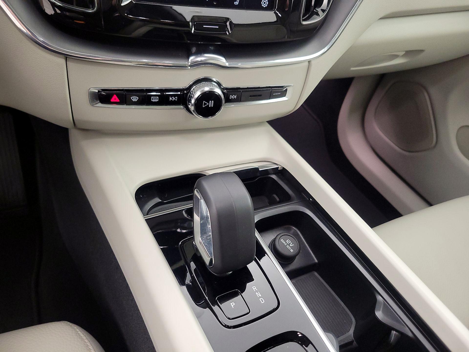 Thumbnail: 2024 Volvo XC60 - 18