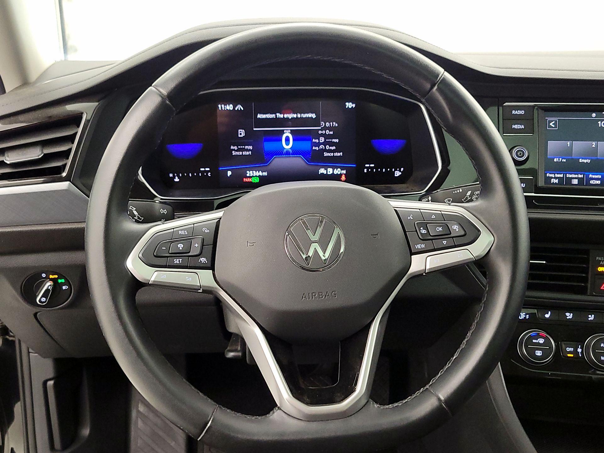 Thumbnail: 2023 Volkswagen Jetta - 10