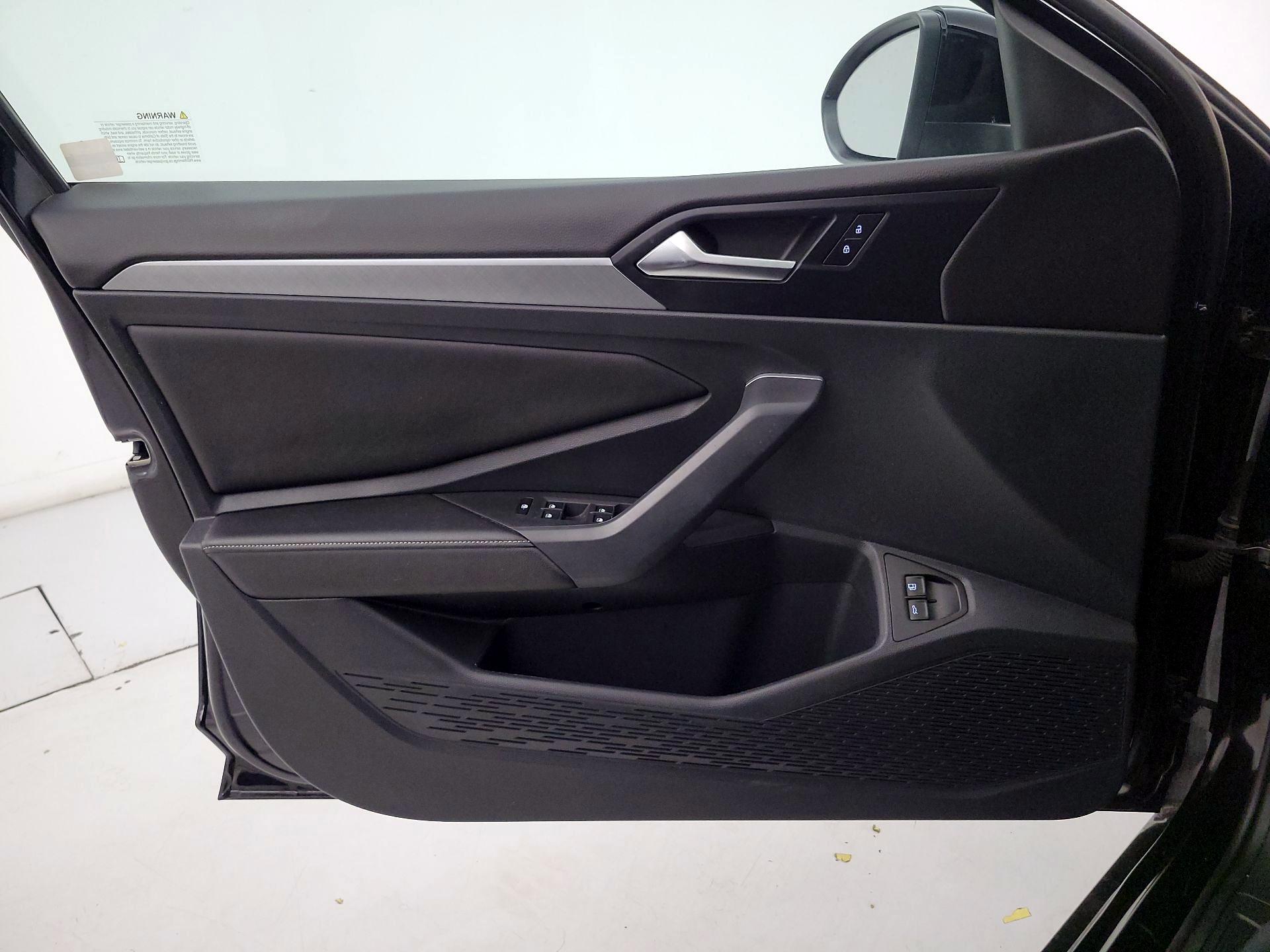 Thumbnail: 2023 Volkswagen Jetta - 12