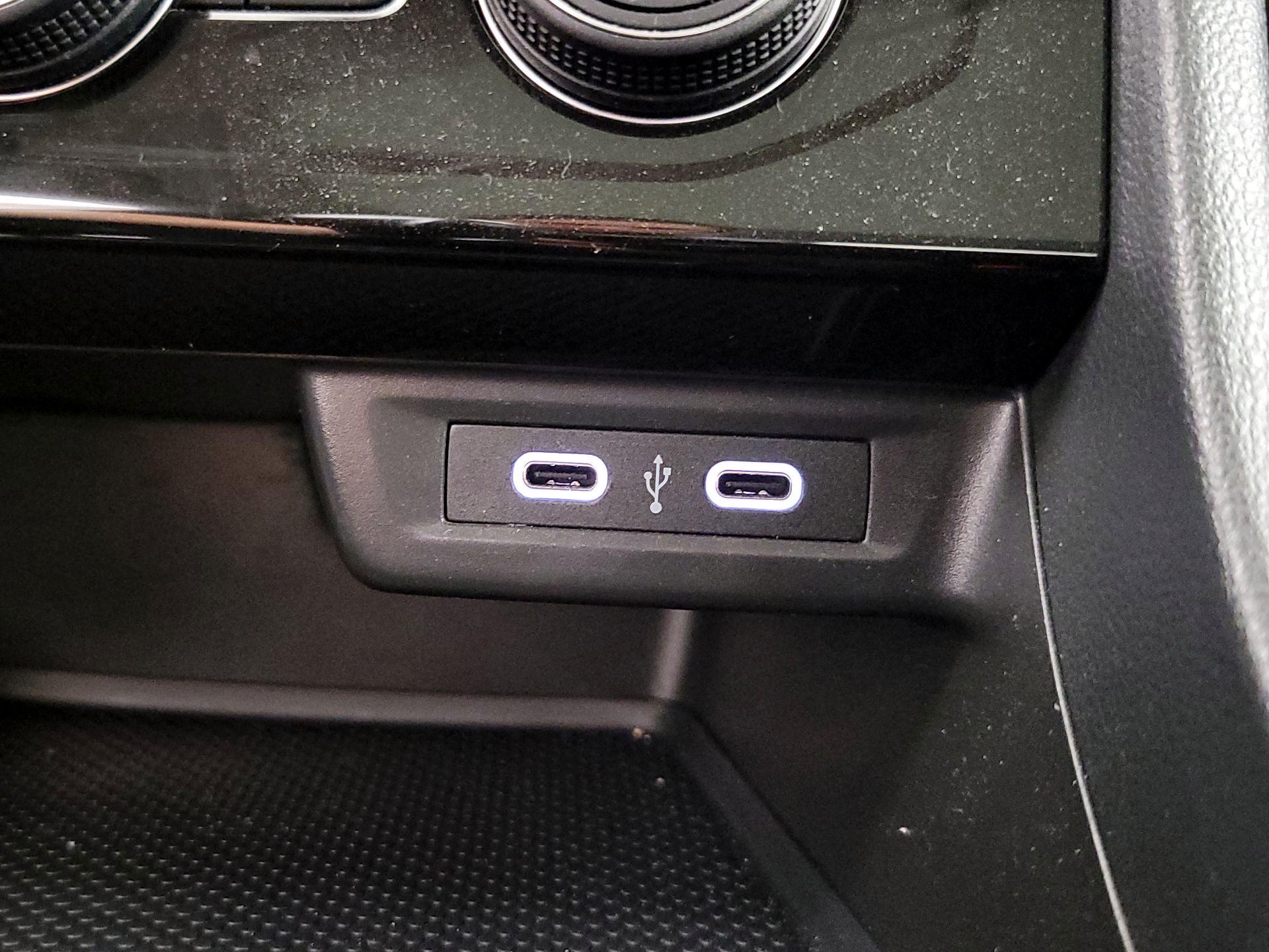 Thumbnail: 2023 Volkswagen Jetta - 18