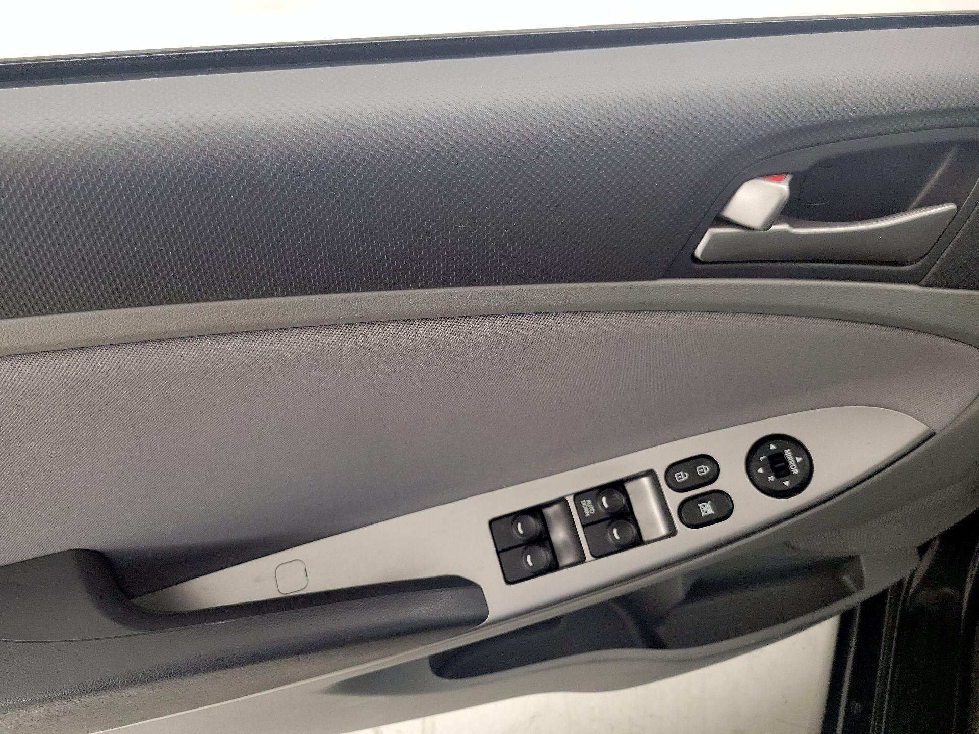 Thumbnail: 2017 Hyundai Accent - 12