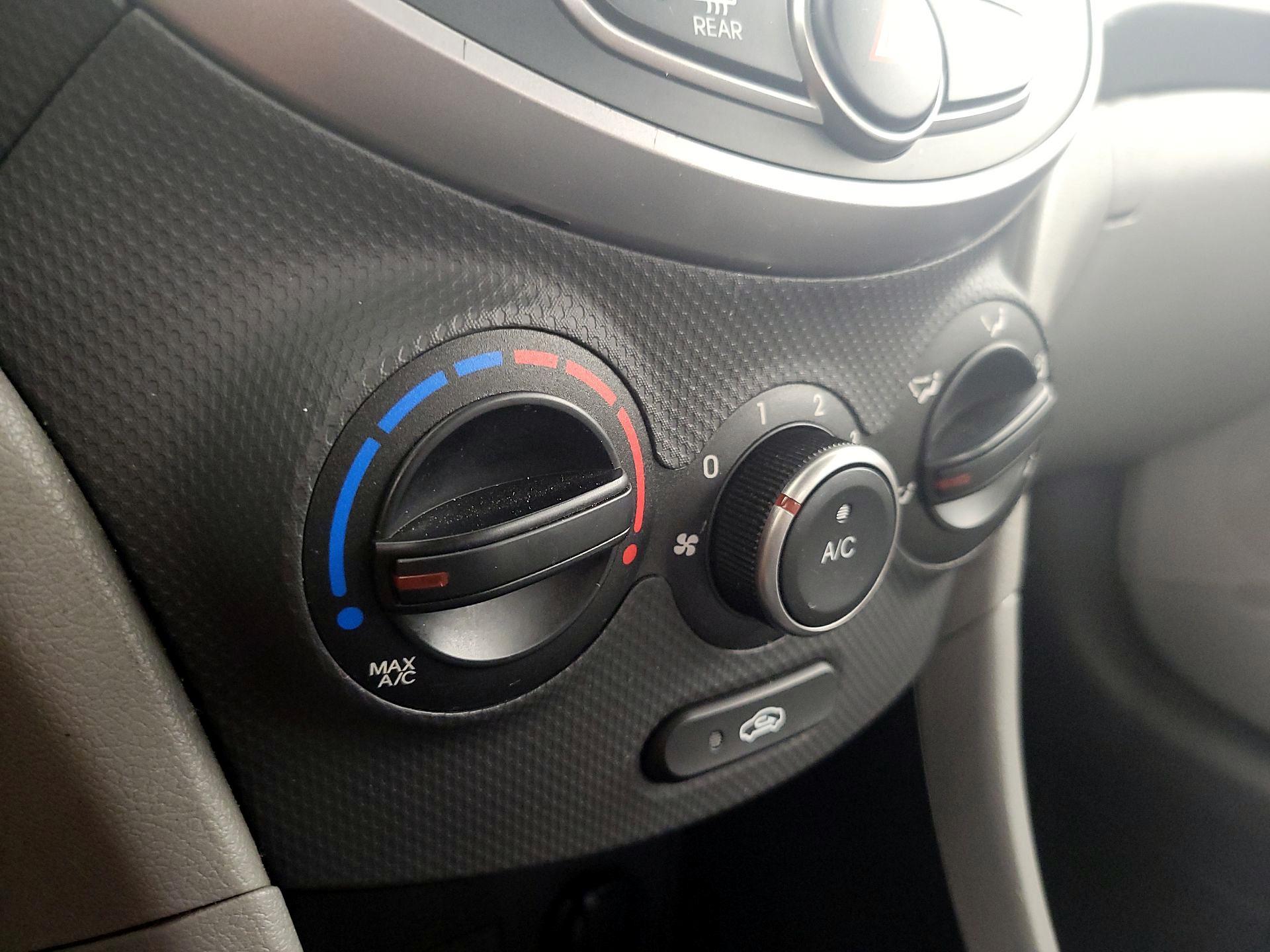 Thumbnail: 2017 Hyundai Accent - 15