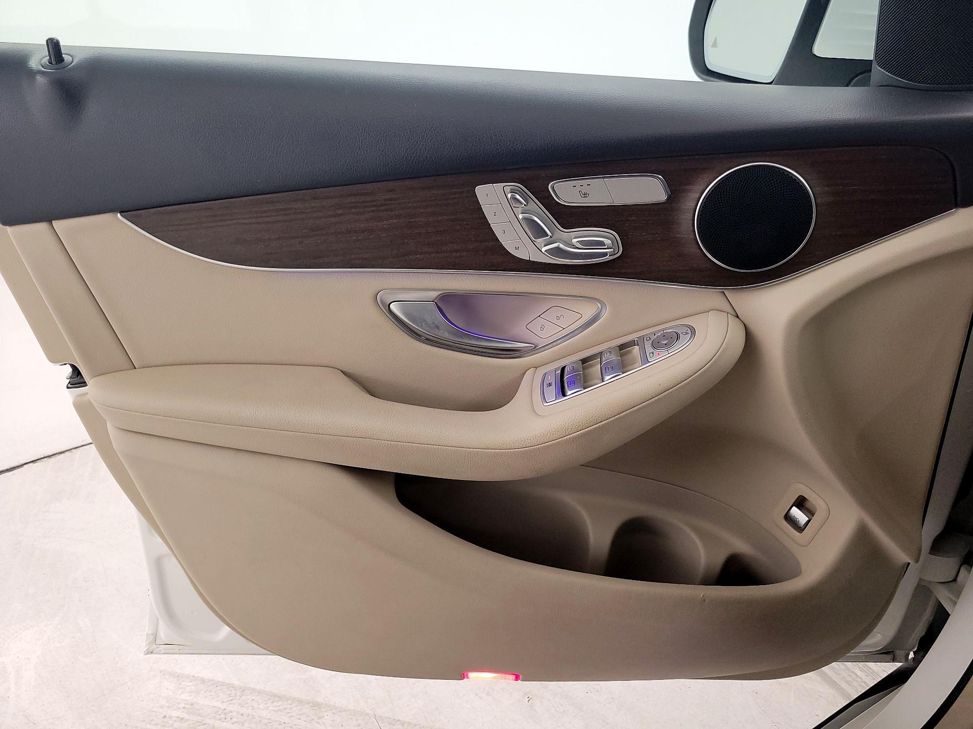 Thumbnail: 2020 Mercedes-Benz GLC - 12