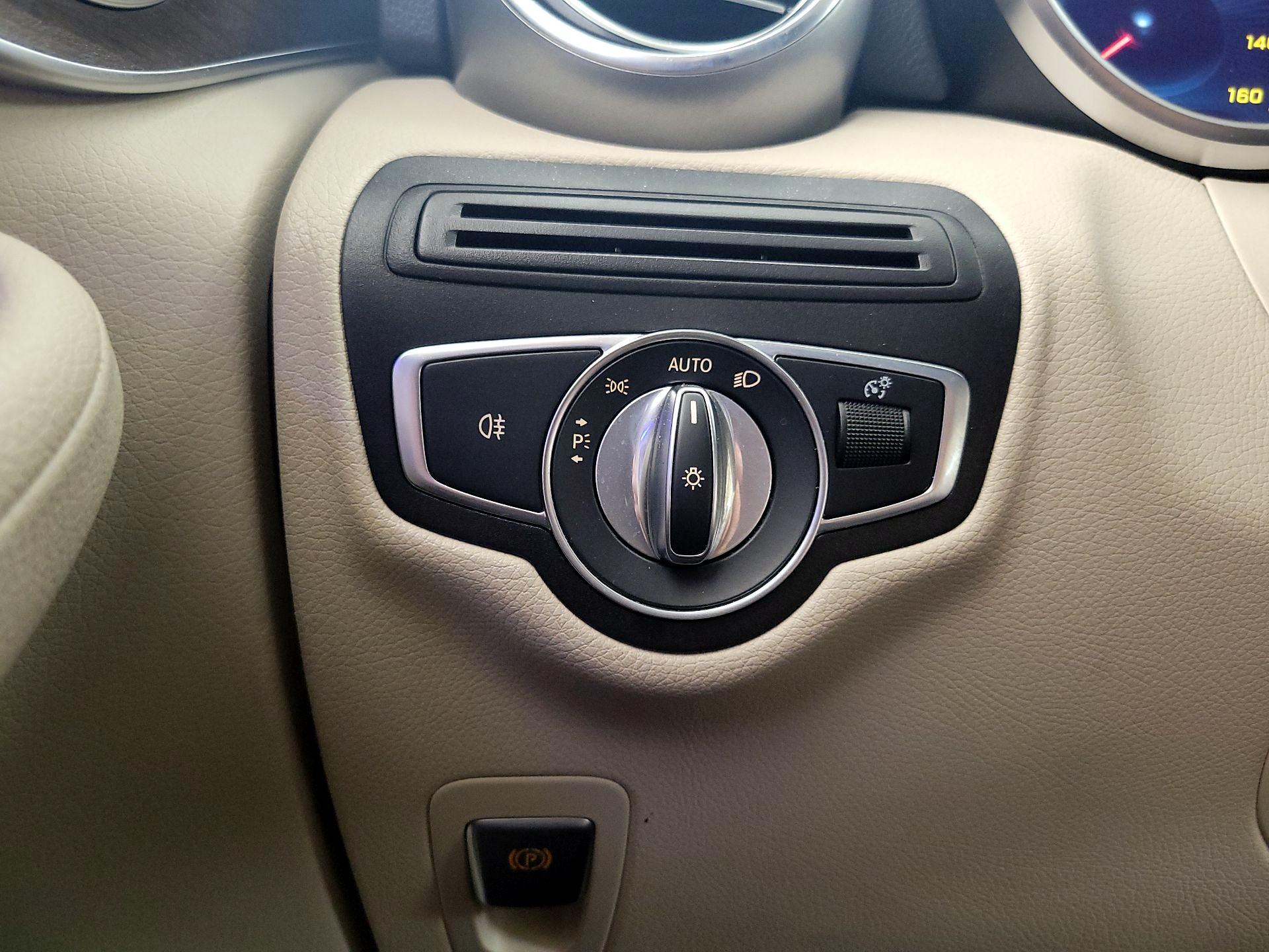 Thumbnail: 2020 Mercedes-Benz GLC - 13