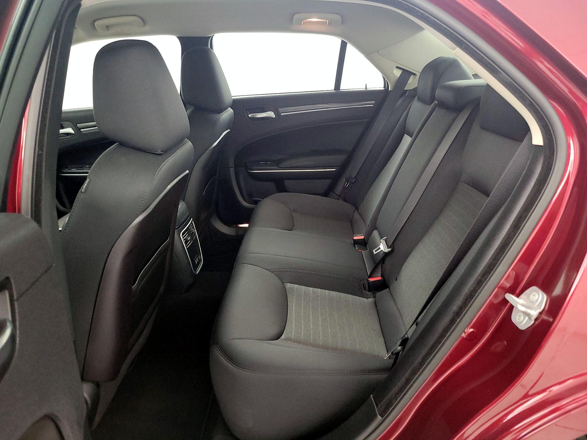Thumbnail: 2019 Chrysler 300 - 19