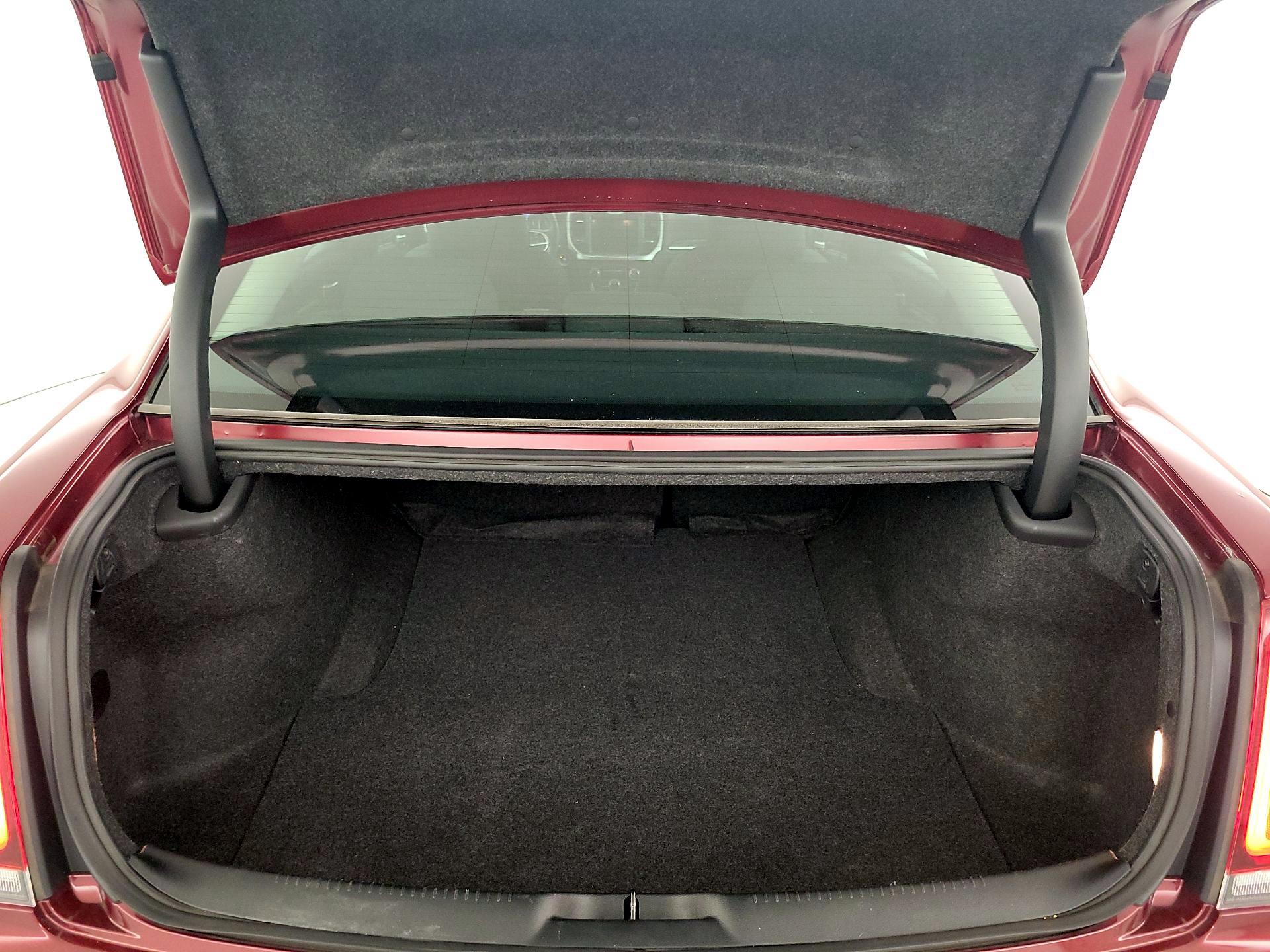 Thumbnail: 2019 Chrysler 300 - 20