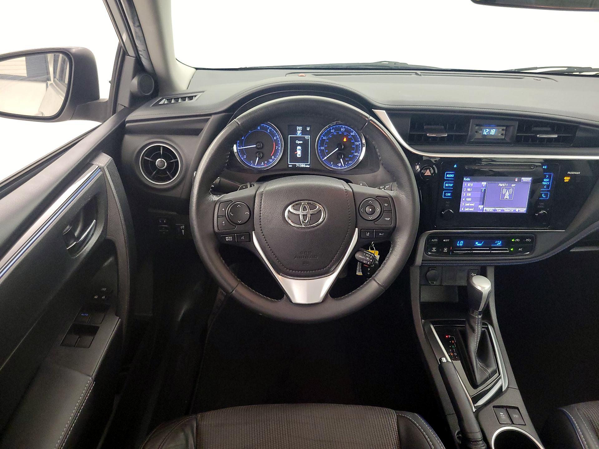 Thumbnail: 2017 Toyota Corolla - 10