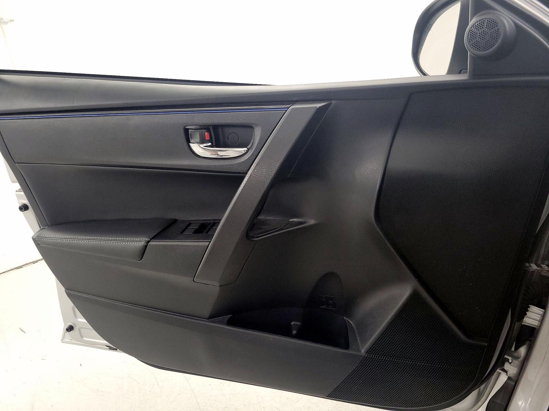 Thumbnail: 2017 Toyota Corolla - 12