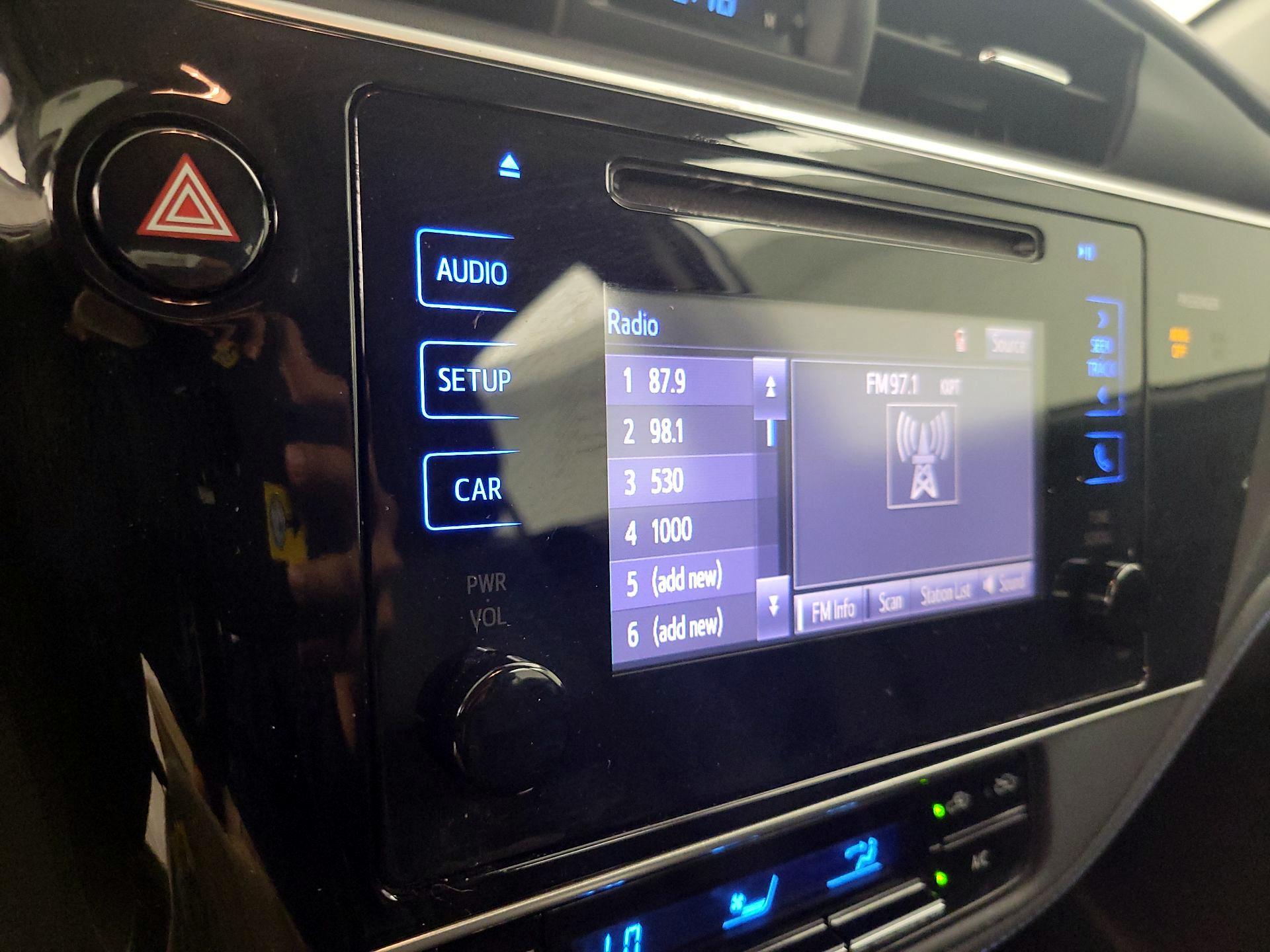 Thumbnail: 2017 Toyota Corolla - 15