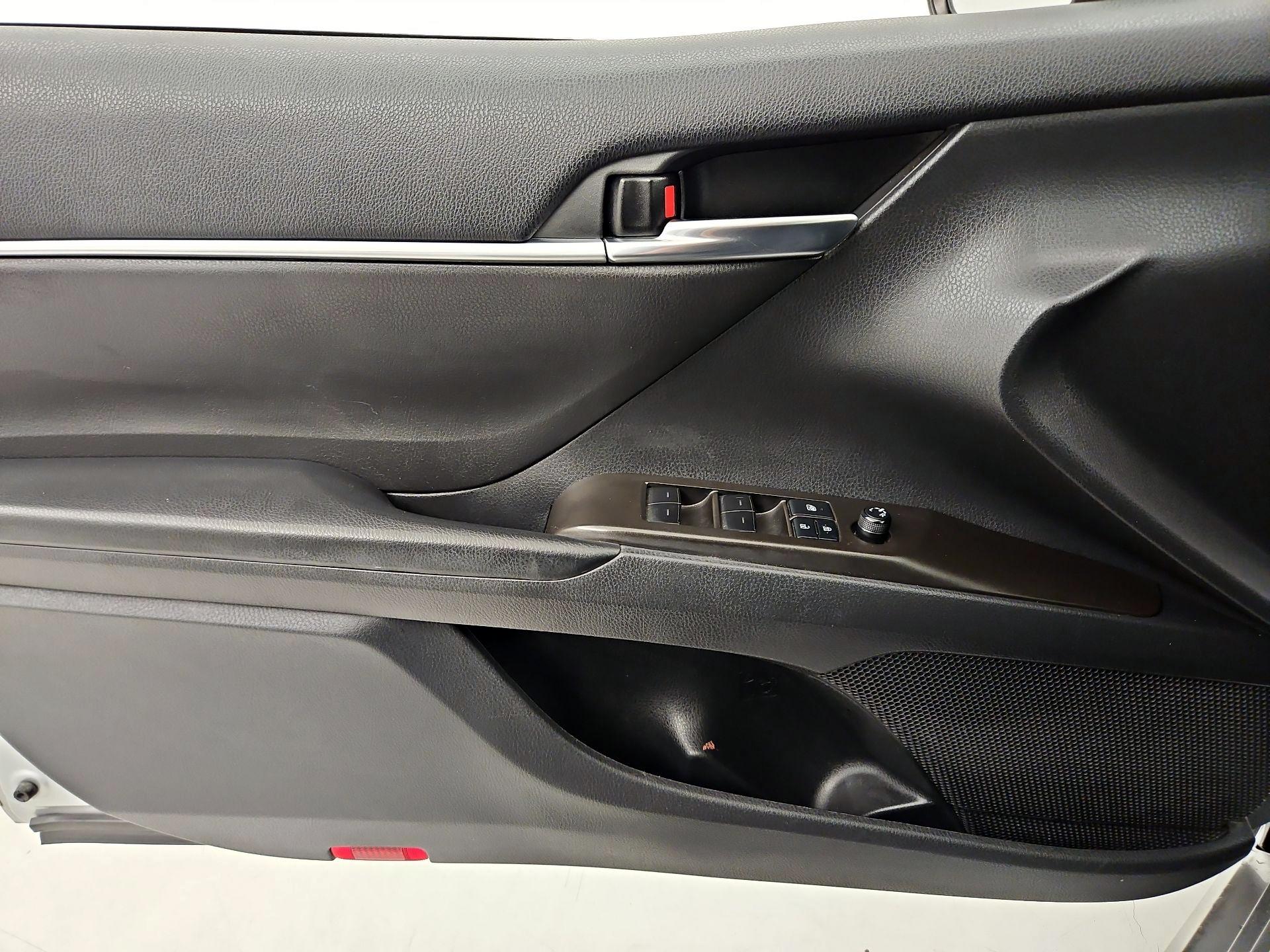 Thumbnail: 2021 Toyota Camry - 12