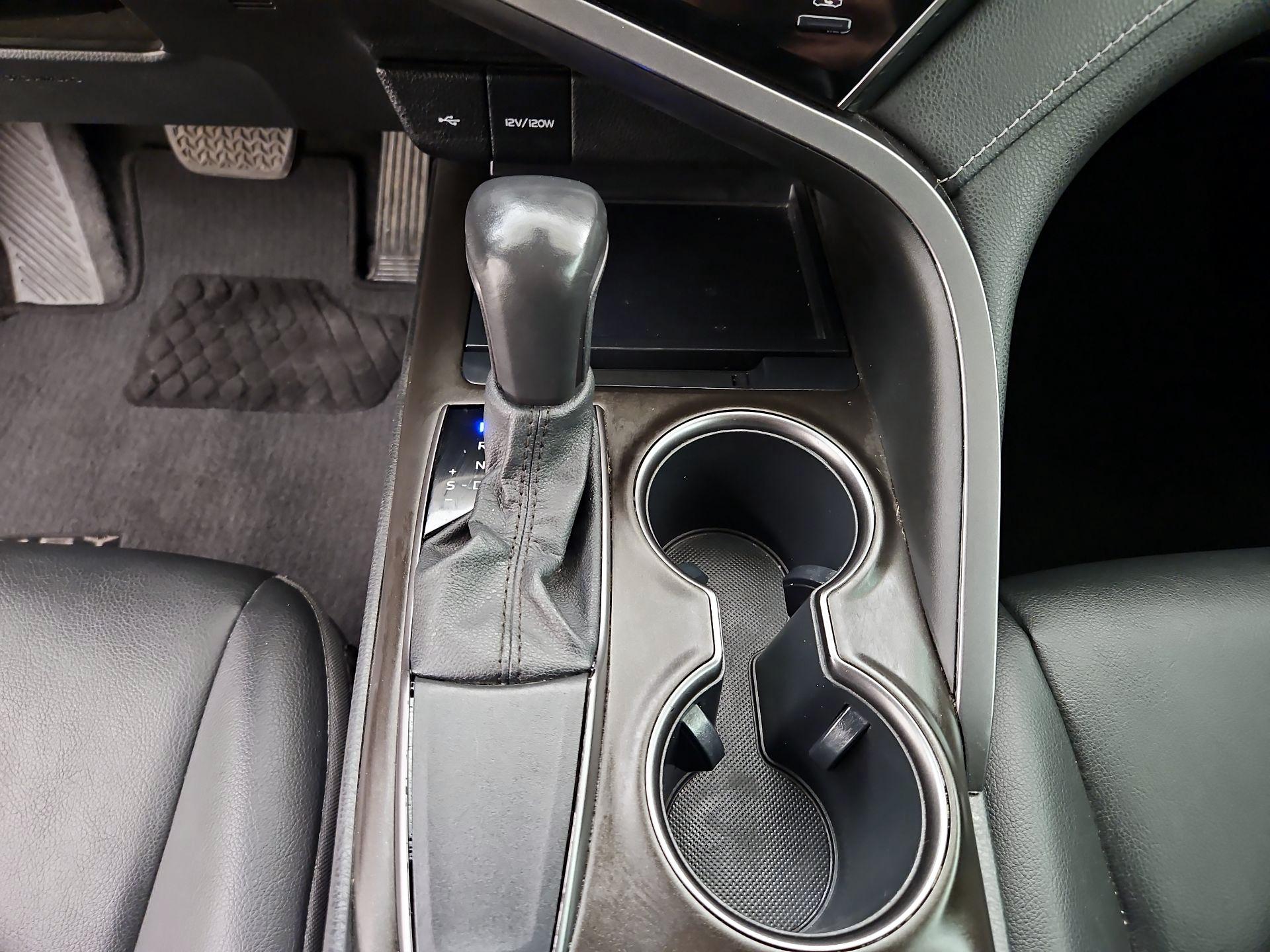 Thumbnail: 2021 Toyota Camry - 17