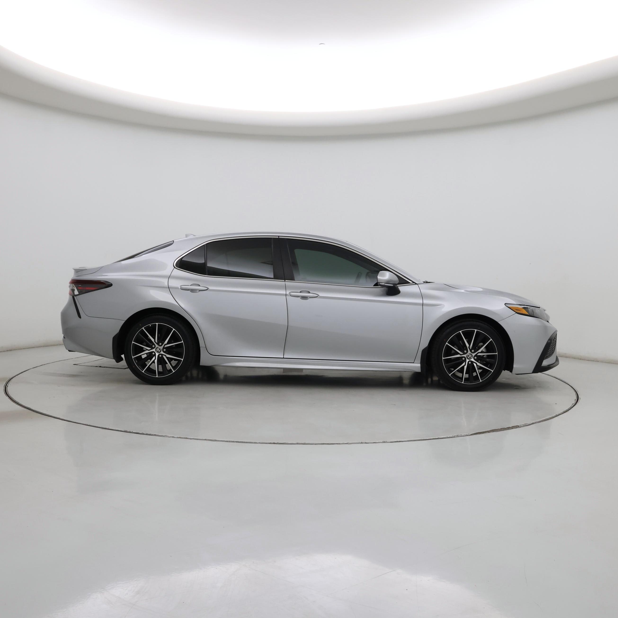 Thumbnail: 2021 Toyota Camry - 7