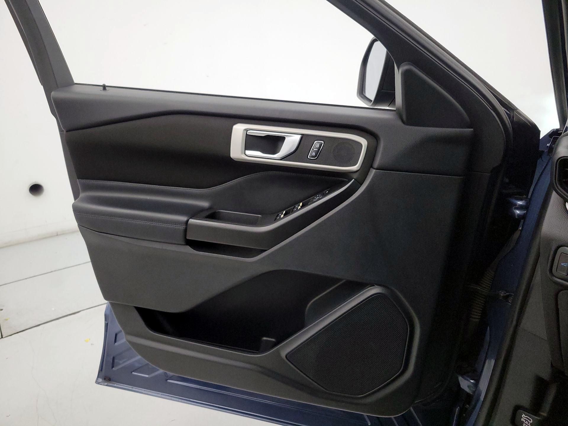 Thumbnail: 2020 Ford Explorer - 12