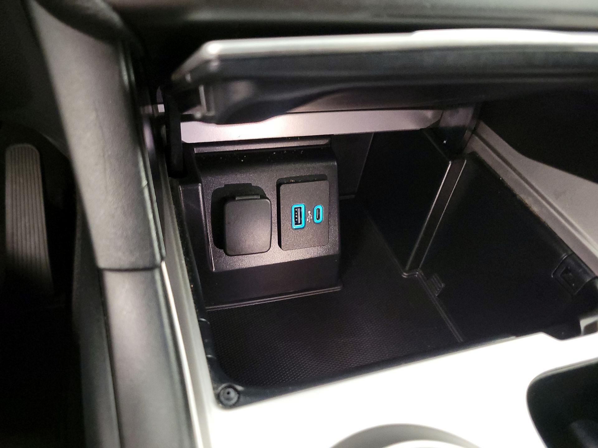 Thumbnail: 2020 Ford Explorer - 18