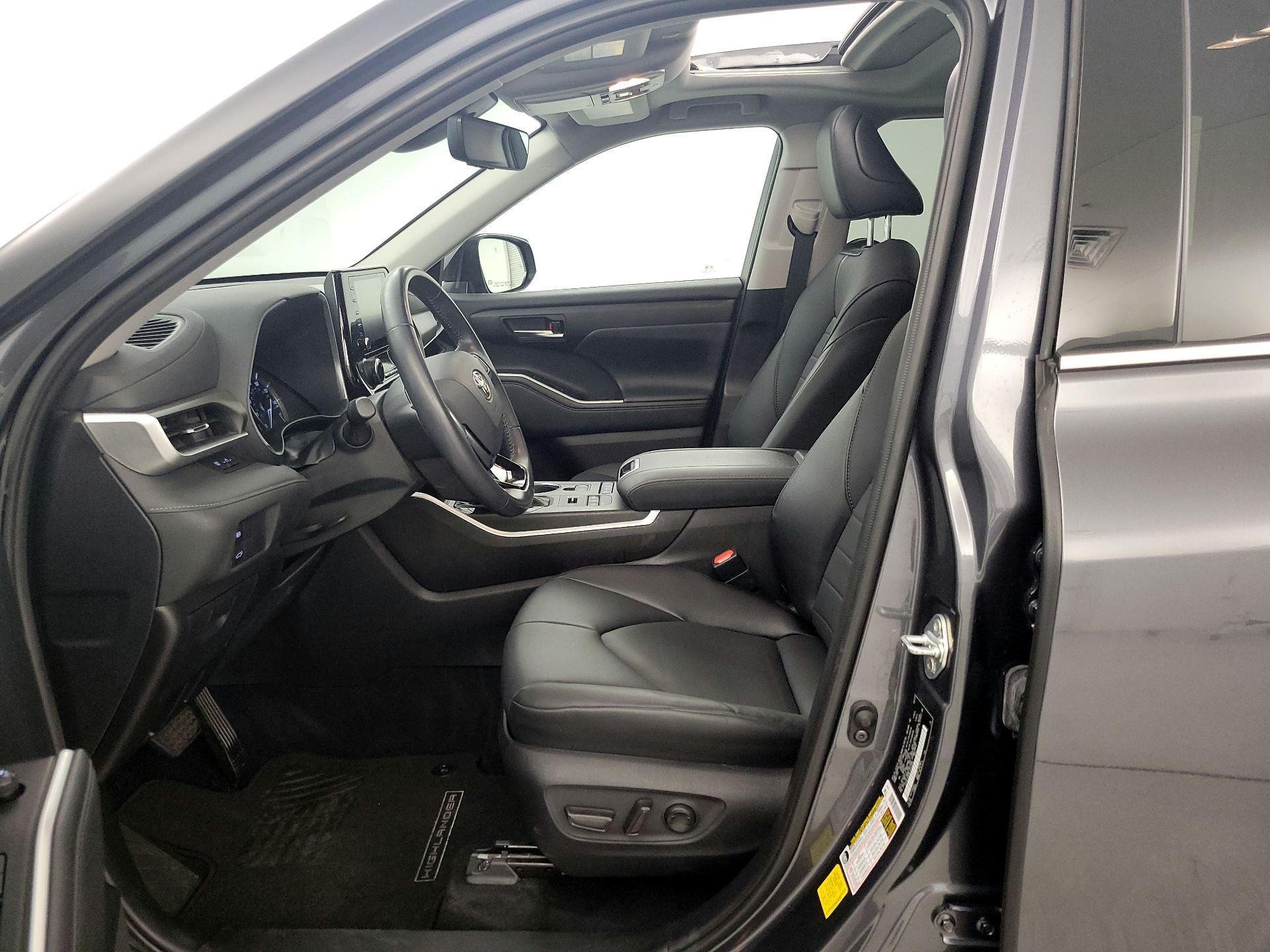 Thumbnail: 2020 Toyota Highlander - 11