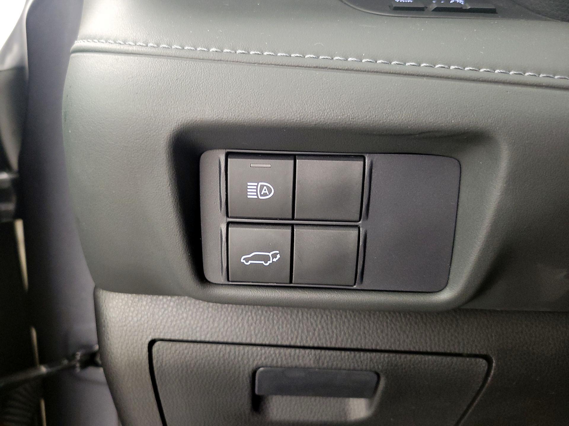 Thumbnail: 2020 Toyota Highlander - 13