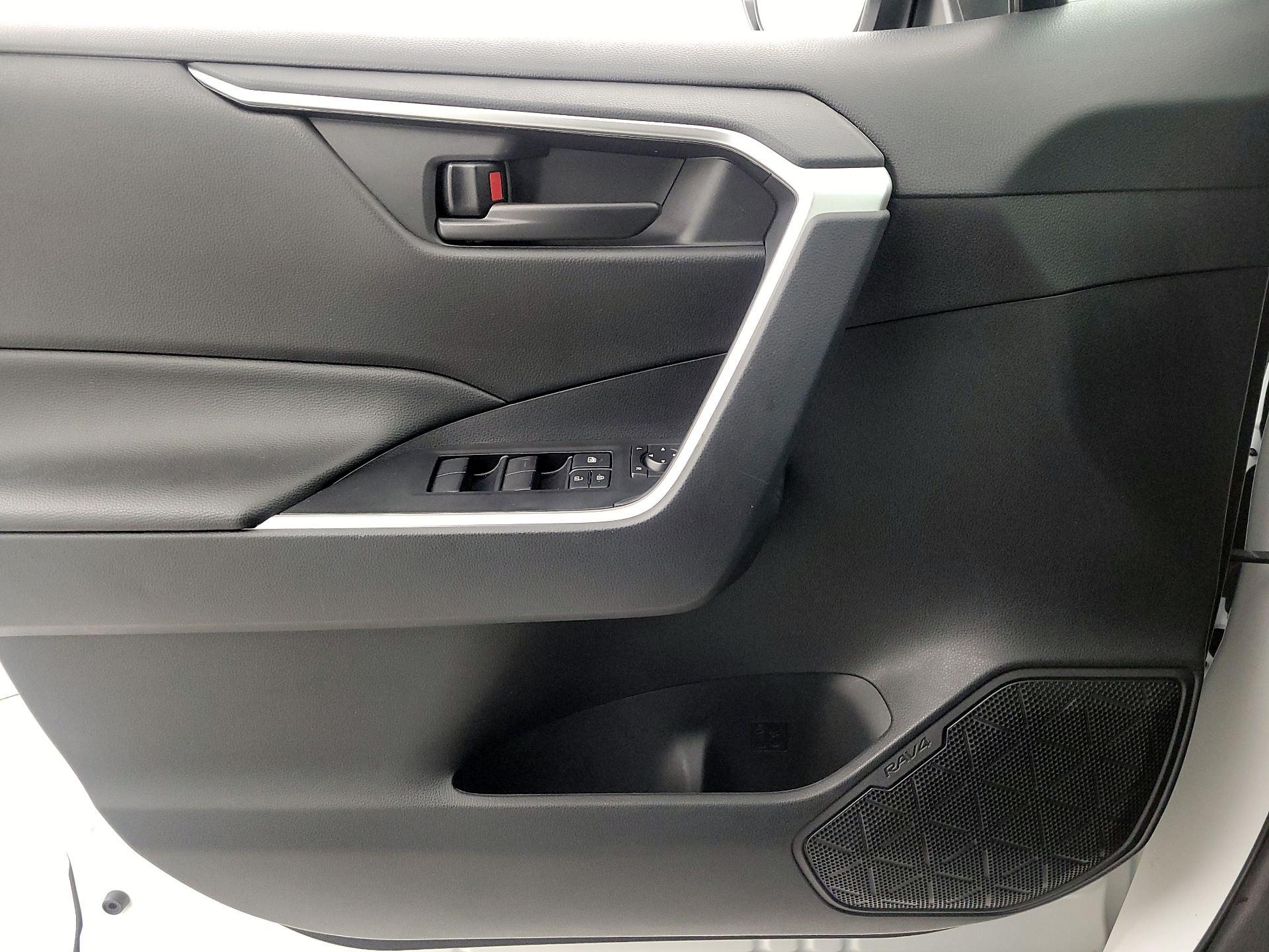 Thumbnail: 2024 Toyota RAV4 - 12
