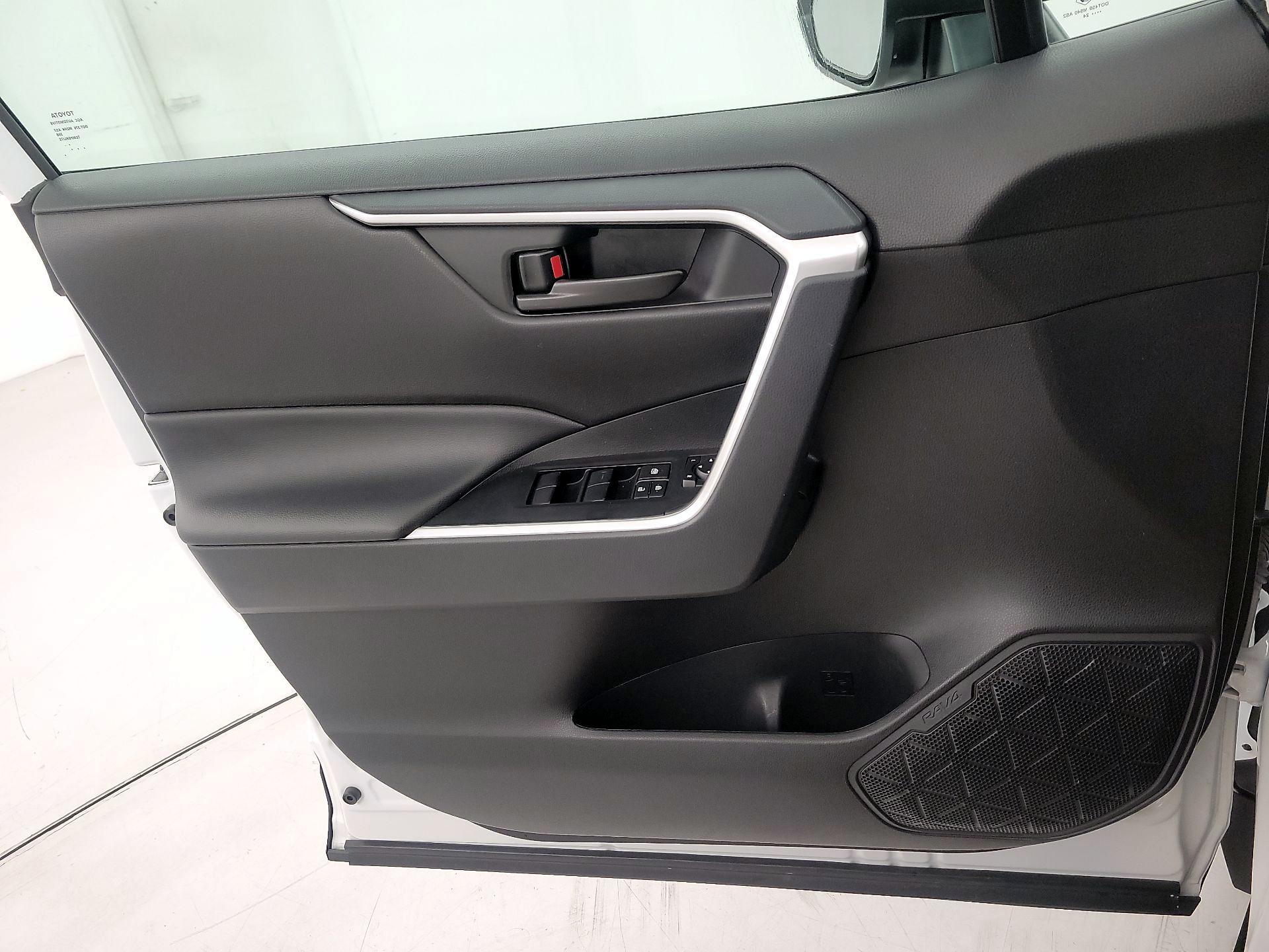 Thumbnail: 2024 Toyota RAV4 - 12