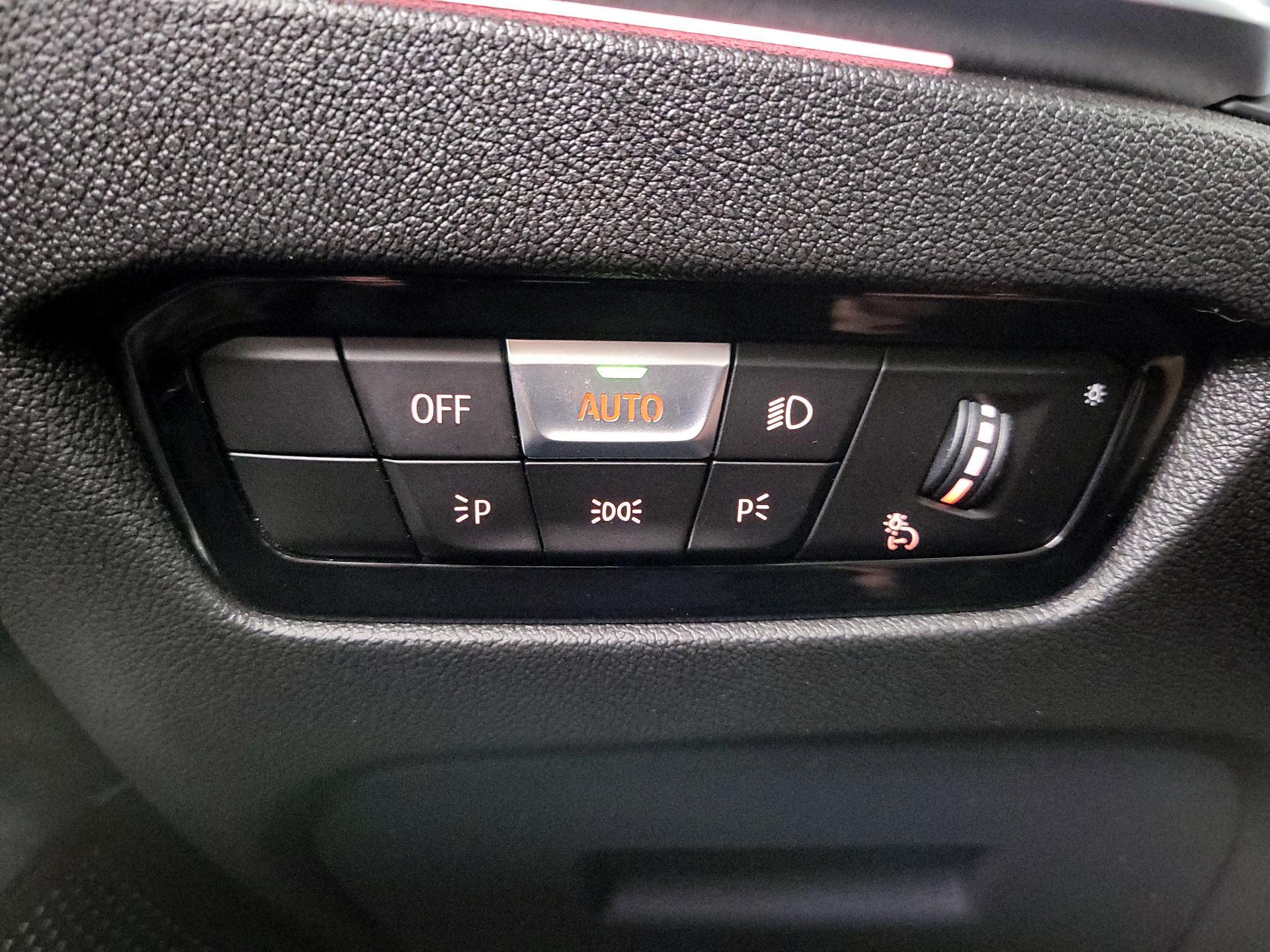 Thumbnail: 2020 BMW 3 Series - 13