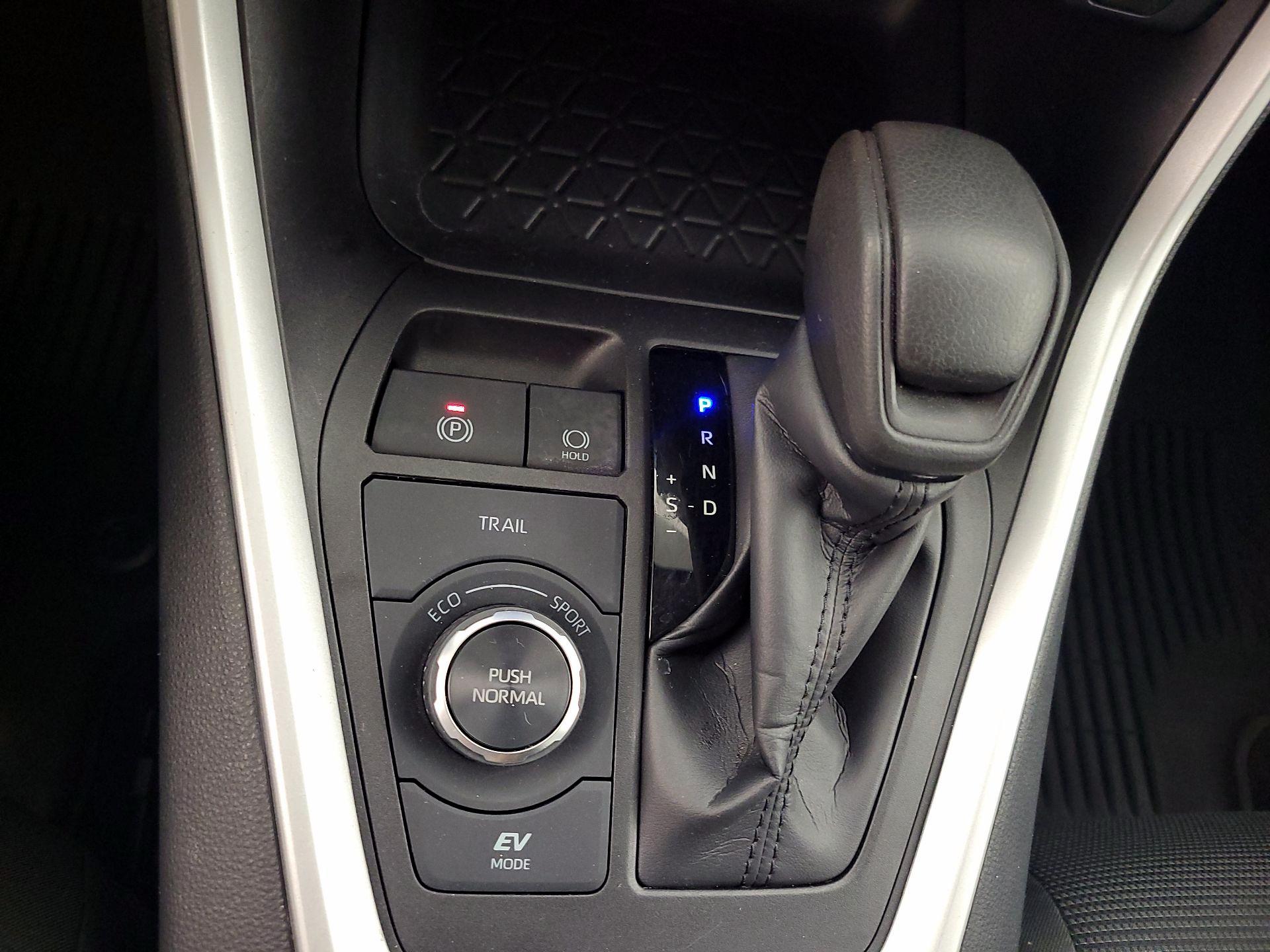 Thumbnail: 2024 Toyota RAV4 - 17