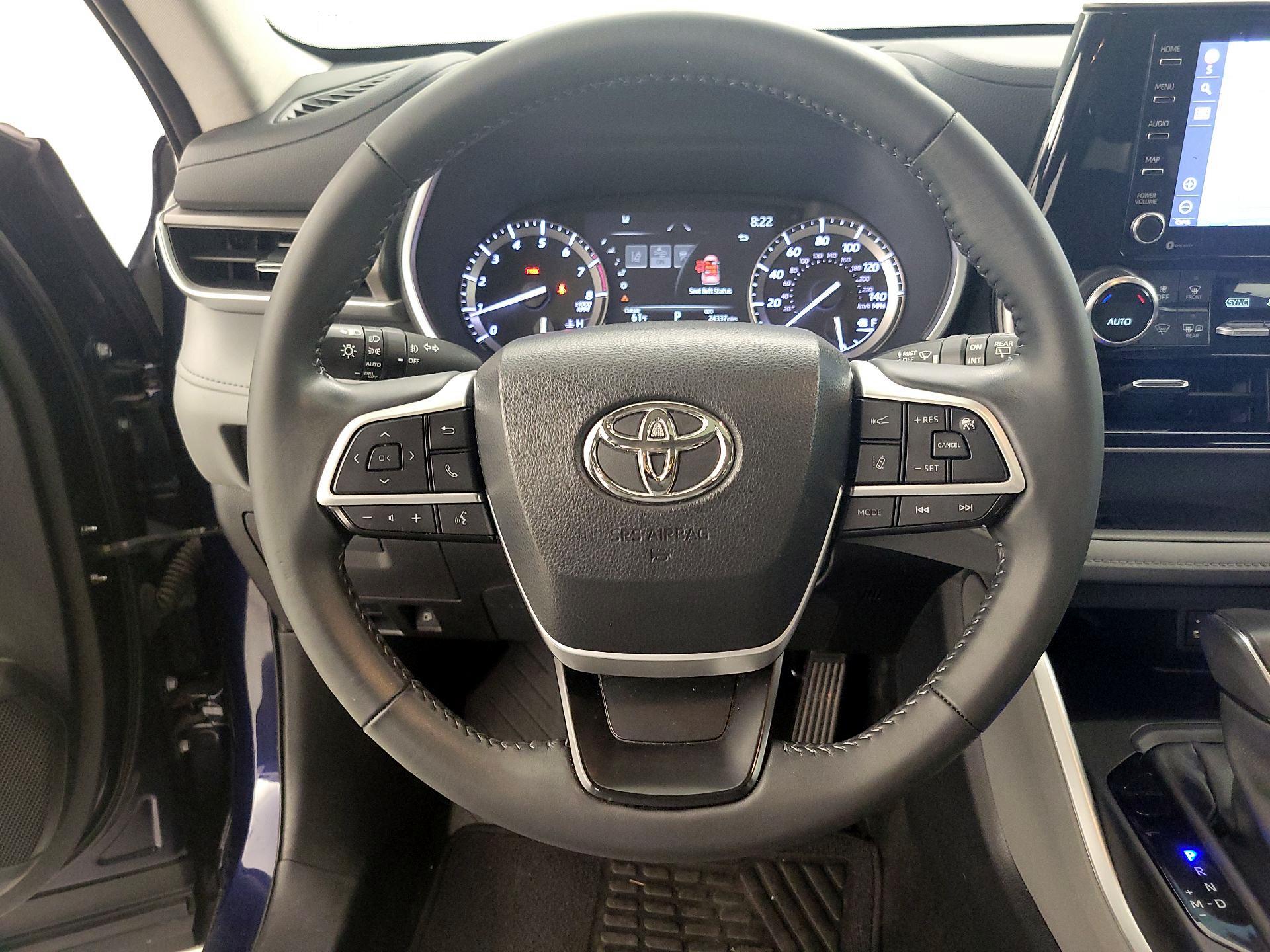 Thumbnail: 2022 Toyota Highlander - 10