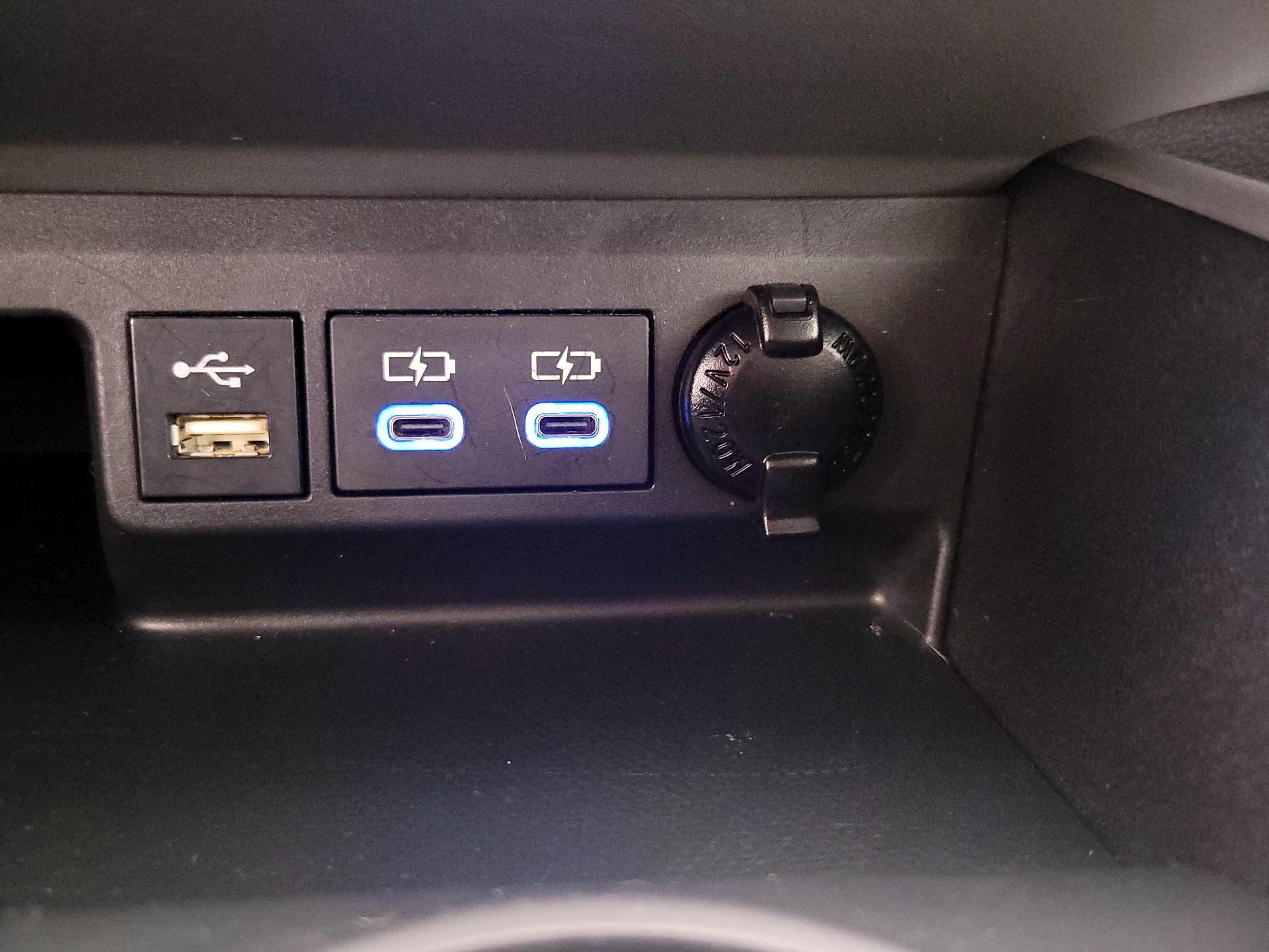 Thumbnail: 2022 Toyota Highlander - 19