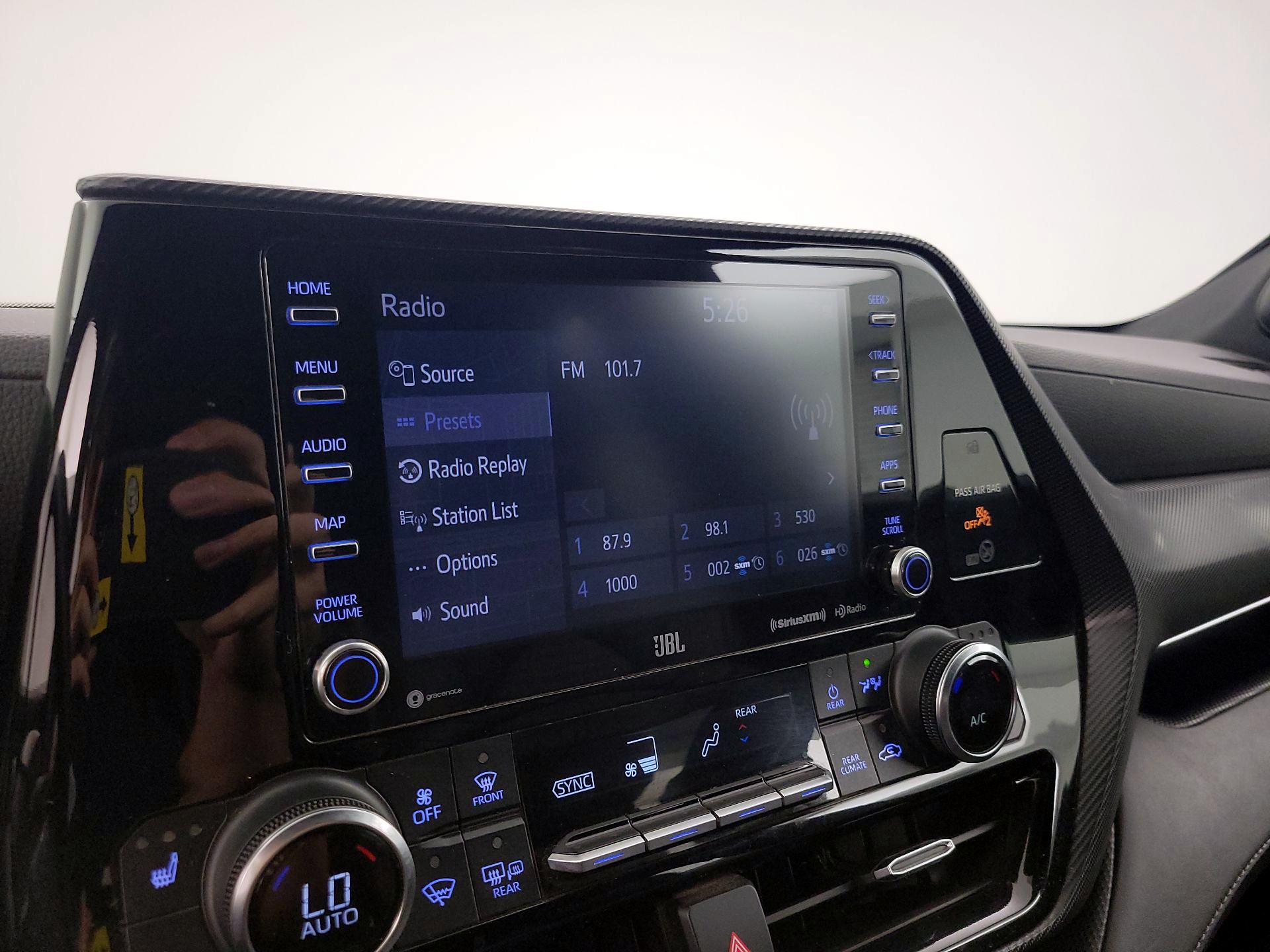 Thumbnail: 2022 Toyota Highlander - 16