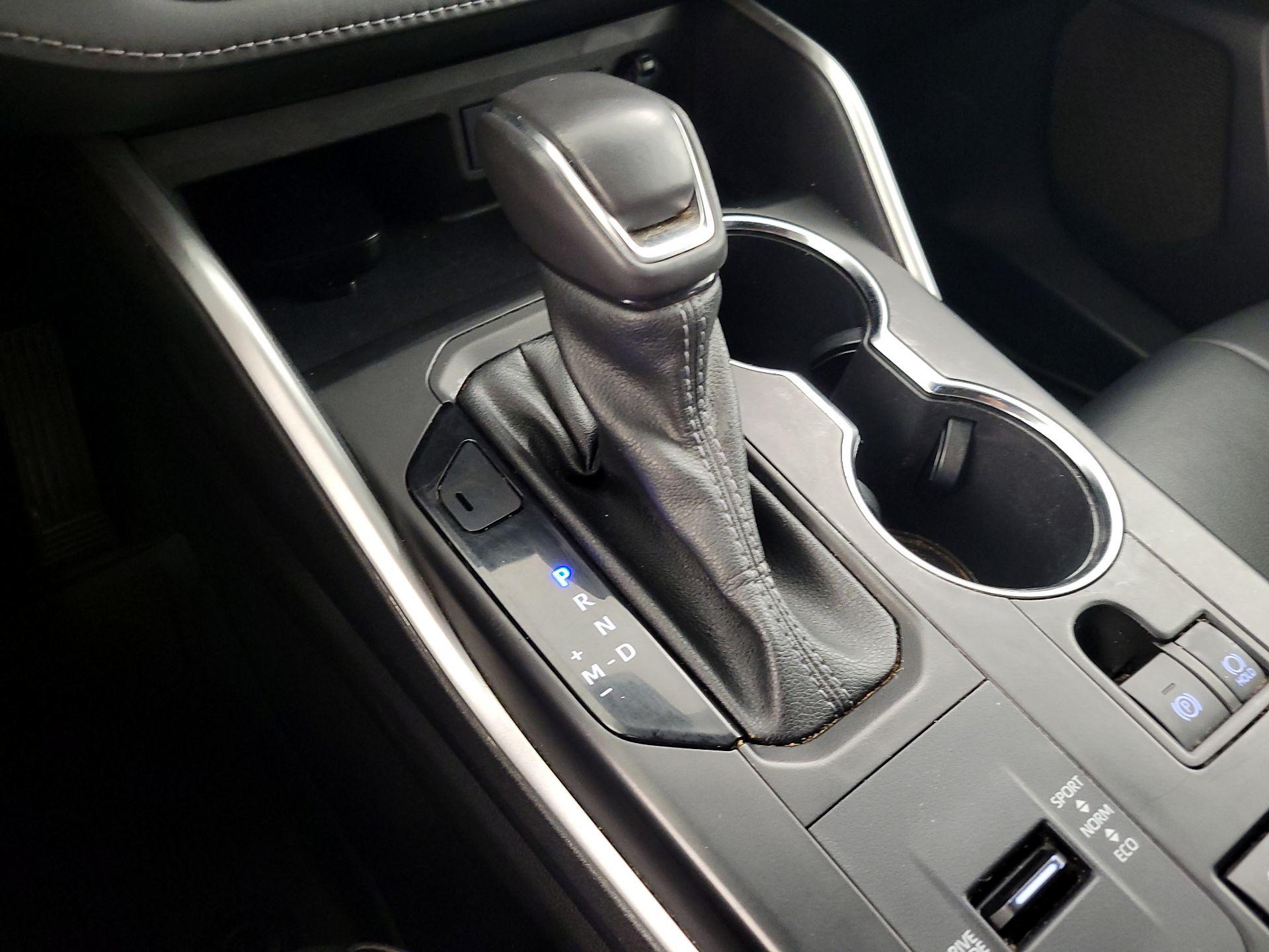 Thumbnail: 2022 Toyota Highlander - 18