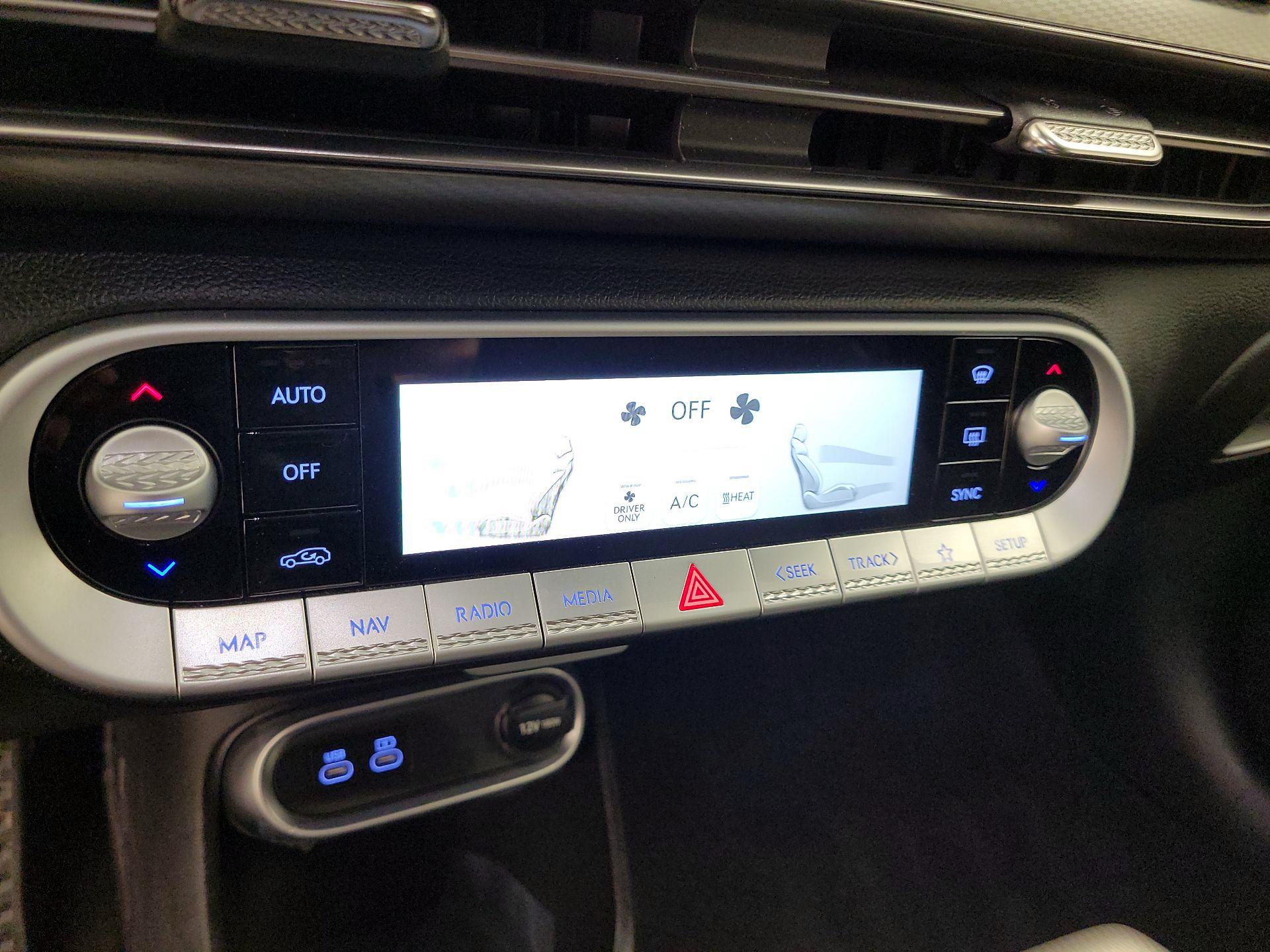 Thumbnail: 2024 Genesis GV60 - 17