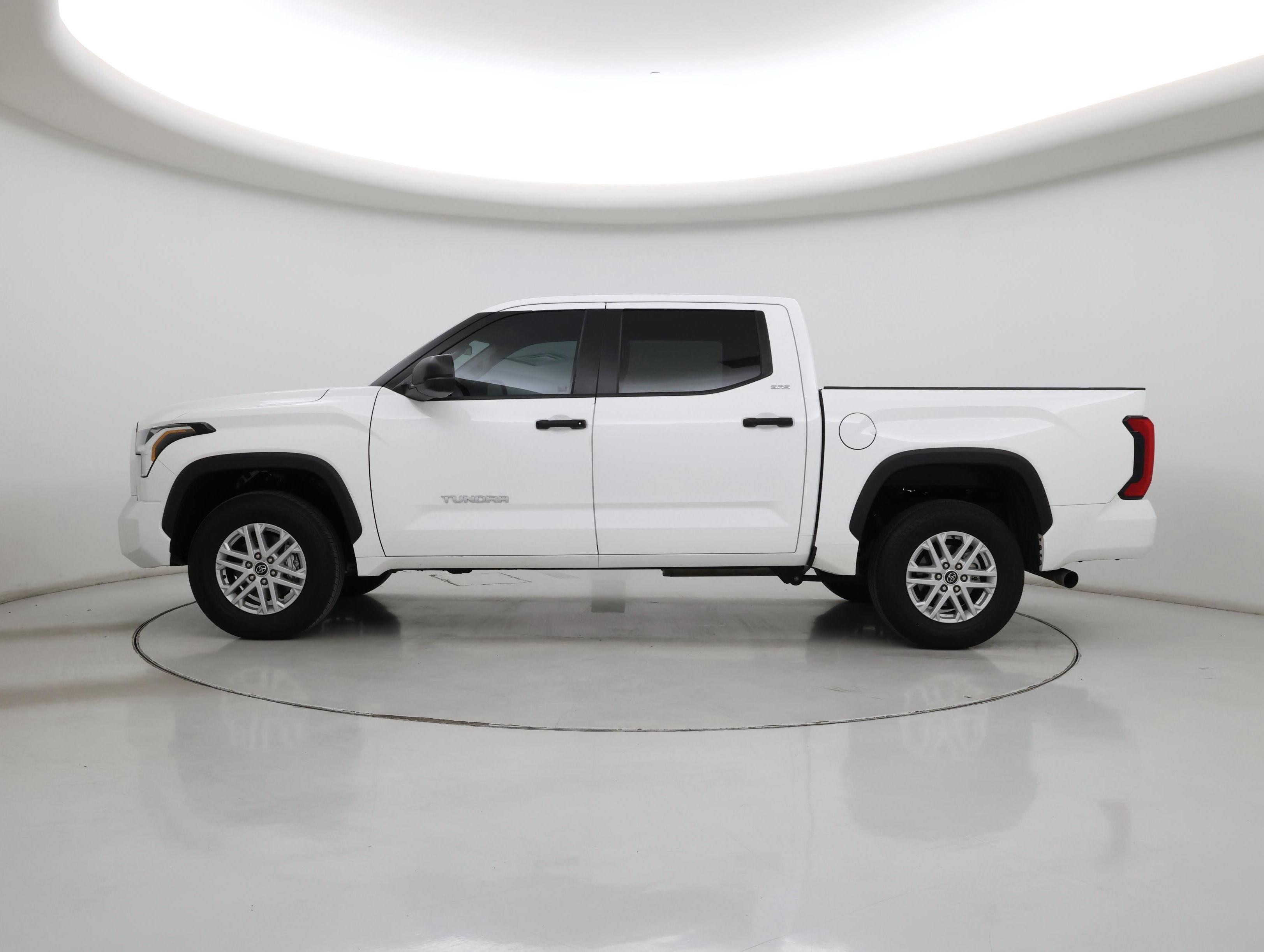 Thumbnail: 2024 Toyota Tundra - 3