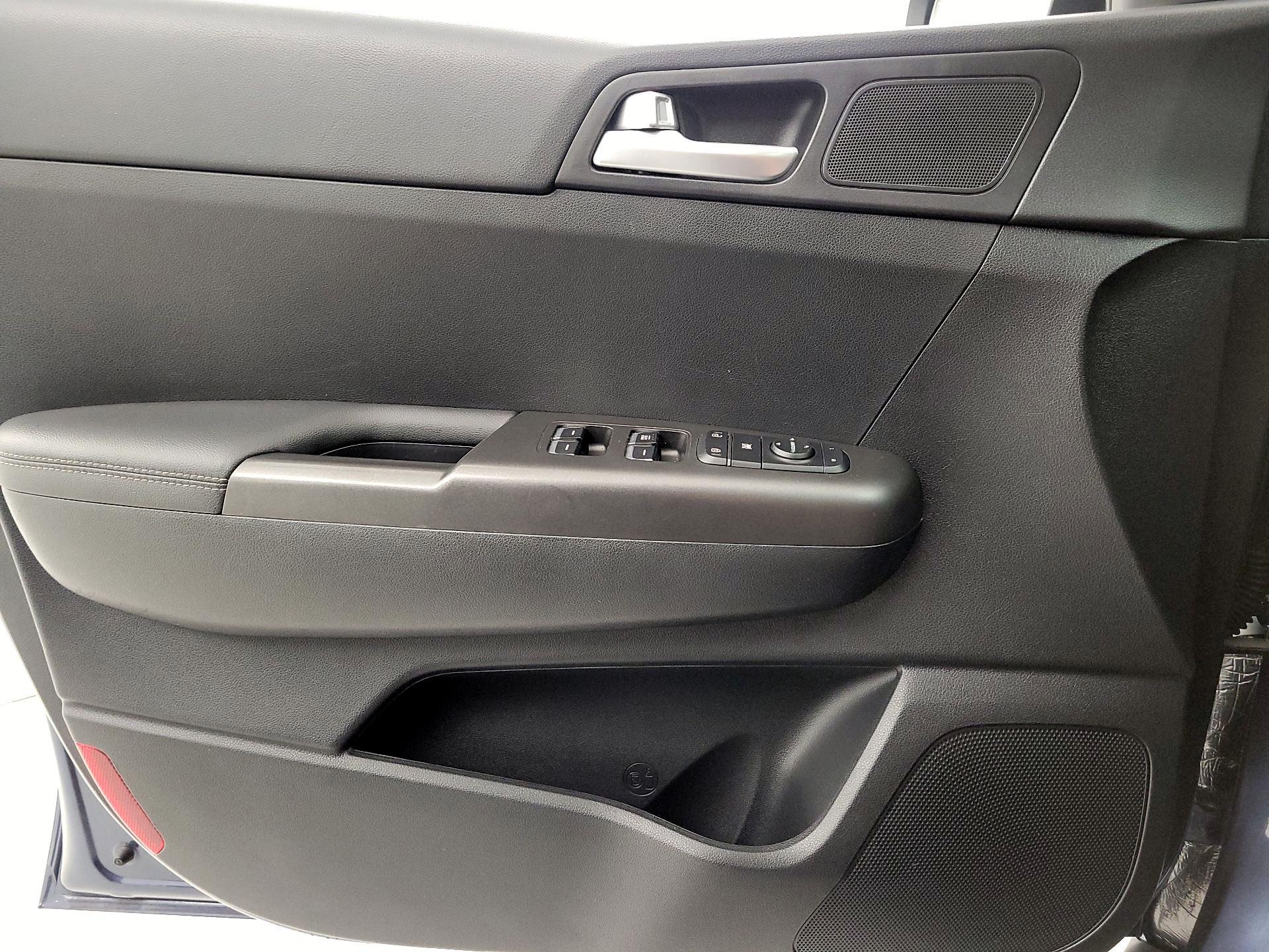 Thumbnail: 2020 Kia Sportage - 12