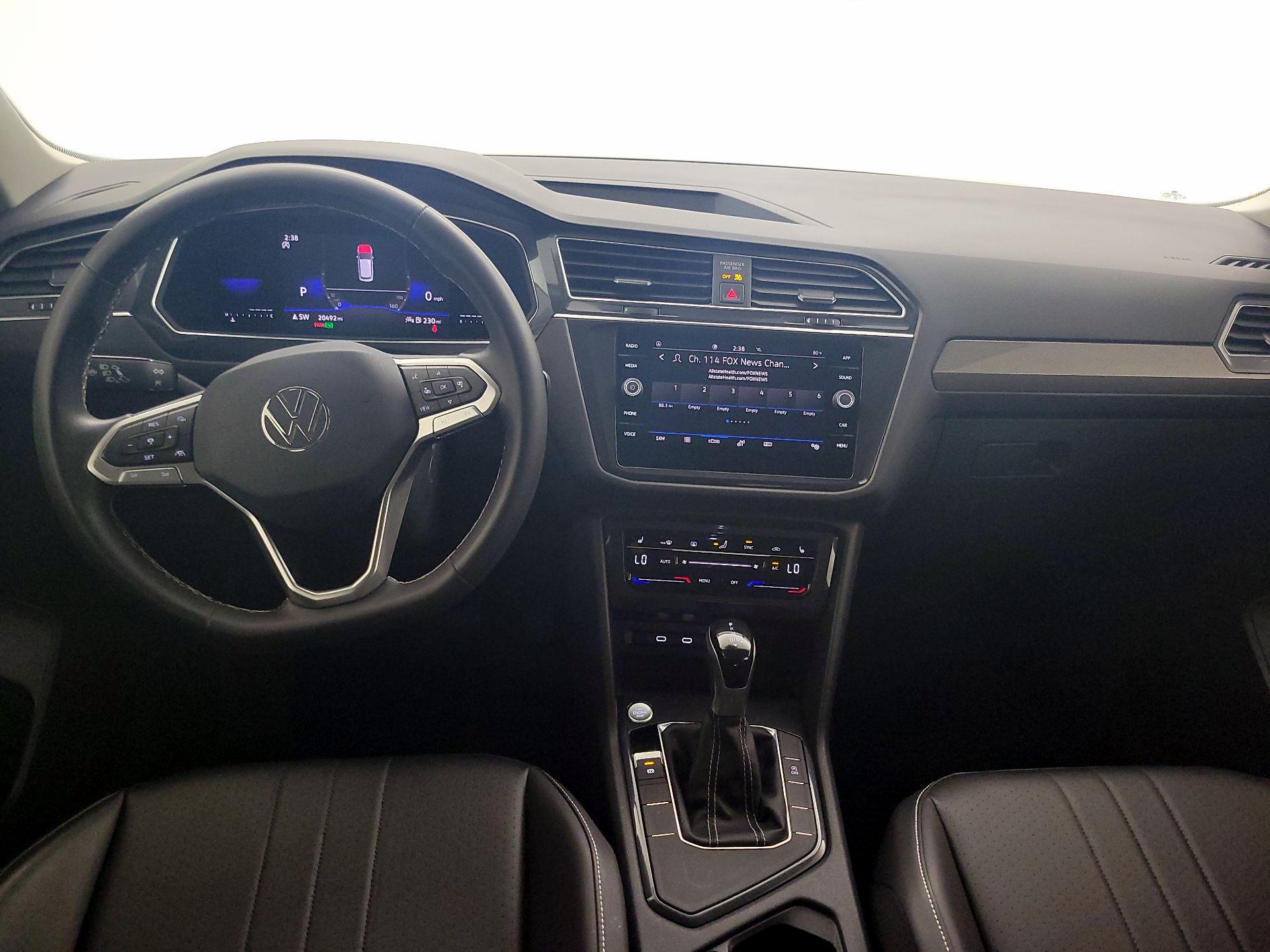 Thumbnail: 2022 Volkswagen Tiguan - 9