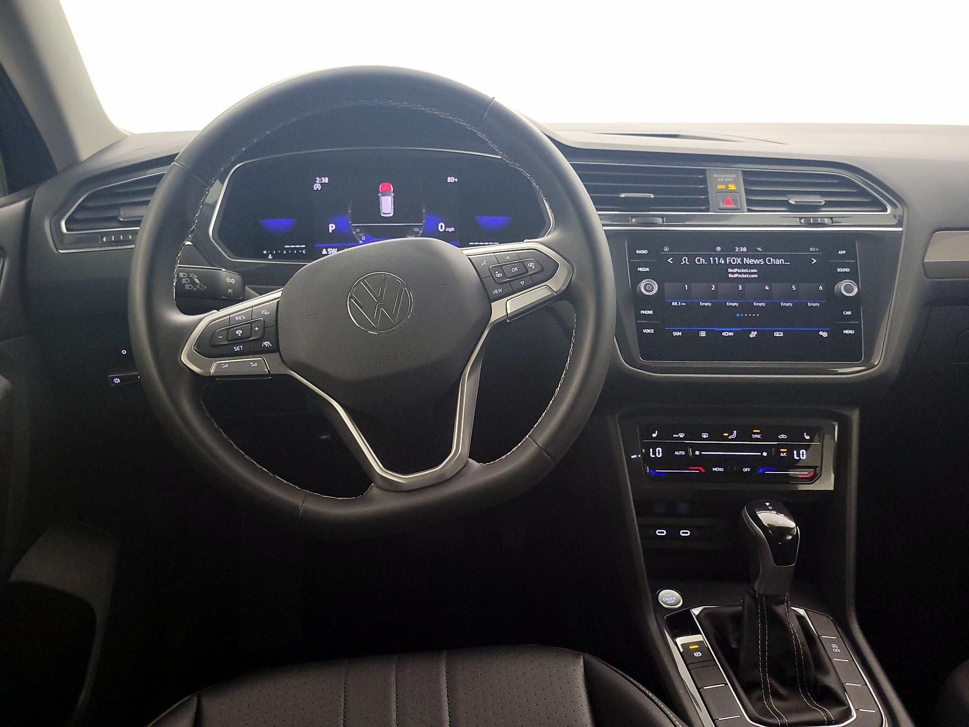 Thumbnail: 2022 Volkswagen Tiguan - 10