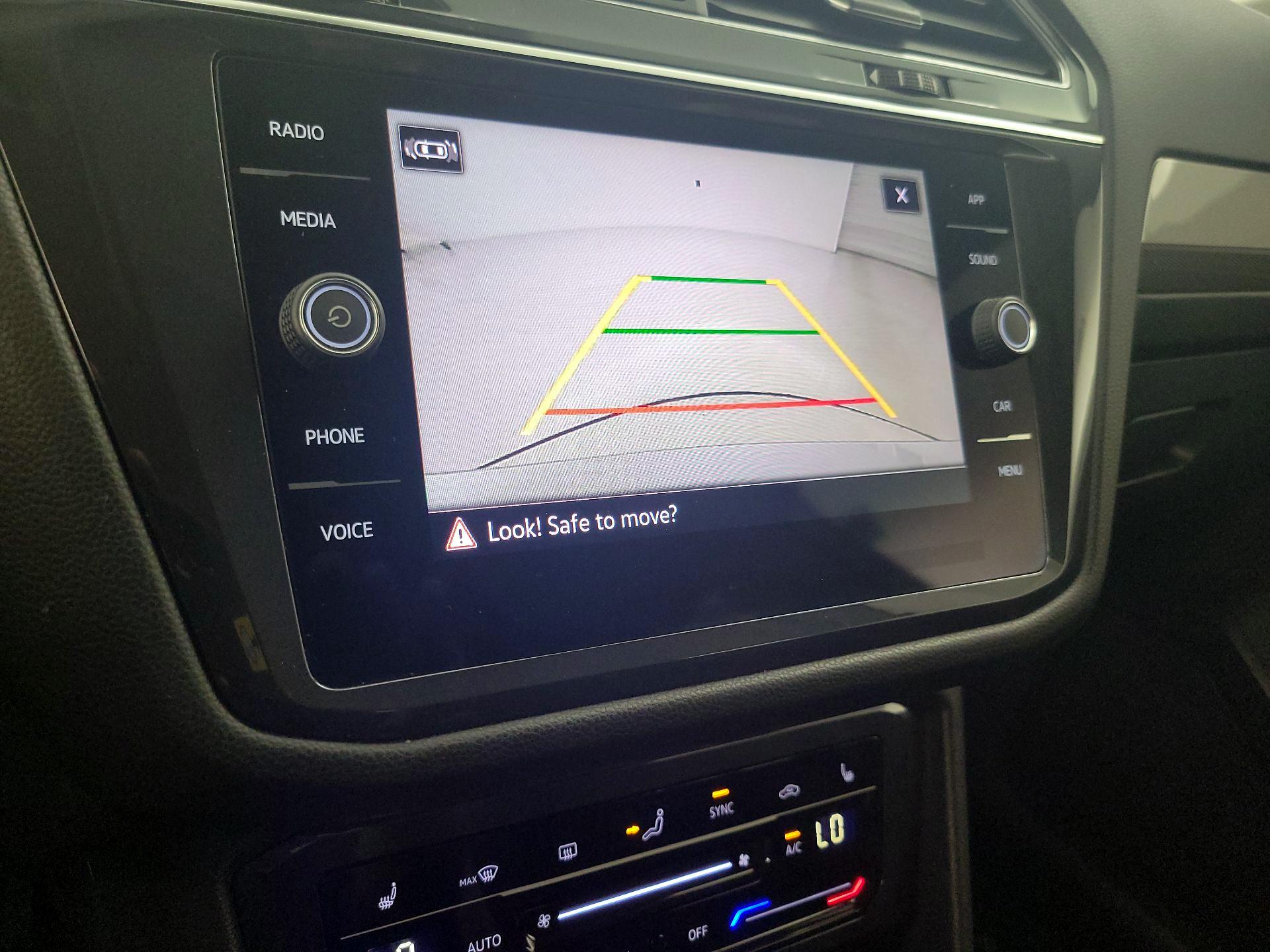 Thumbnail: 2022 Volkswagen Tiguan - 14