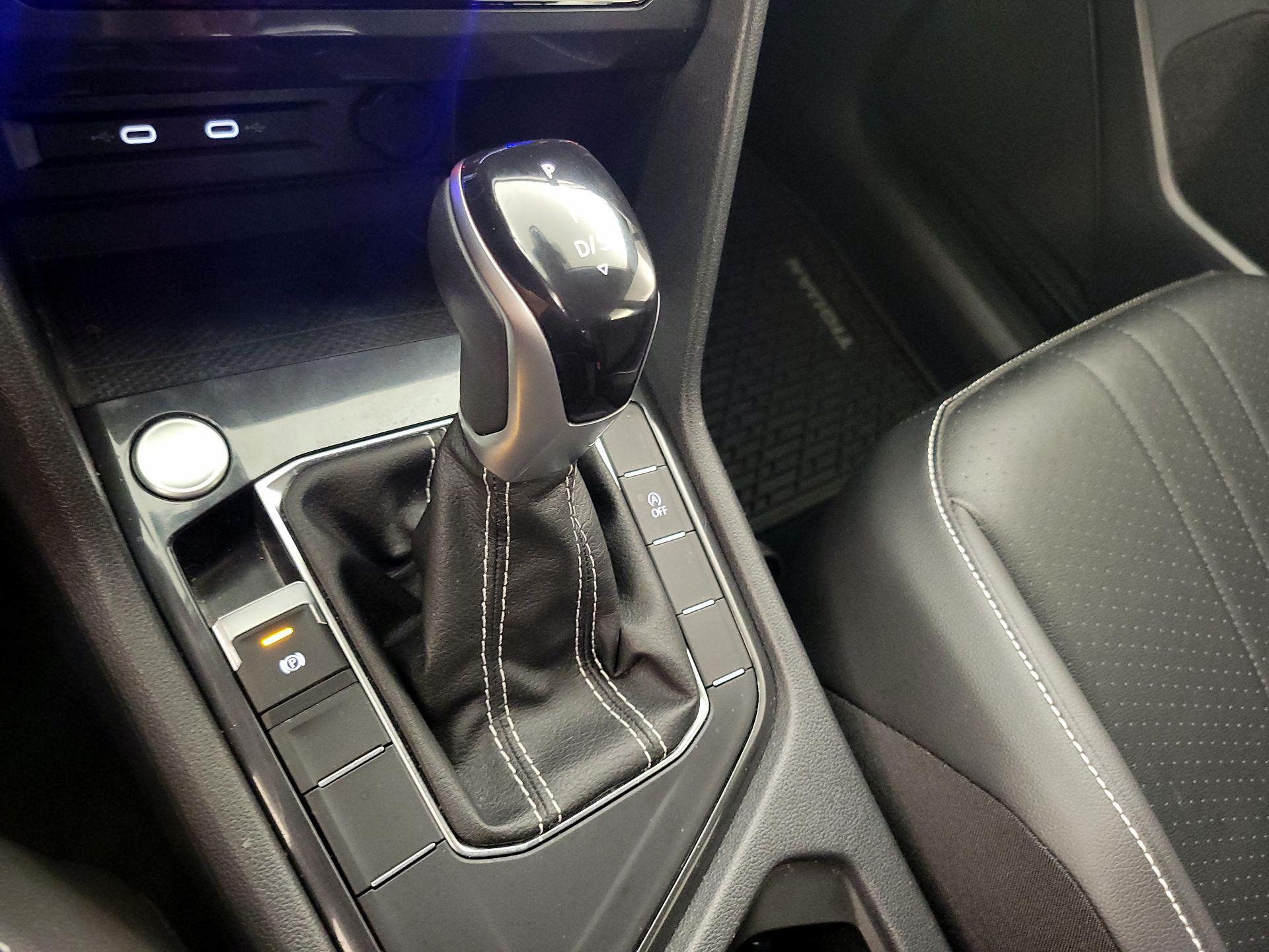 Thumbnail: 2022 Volkswagen Tiguan - 17