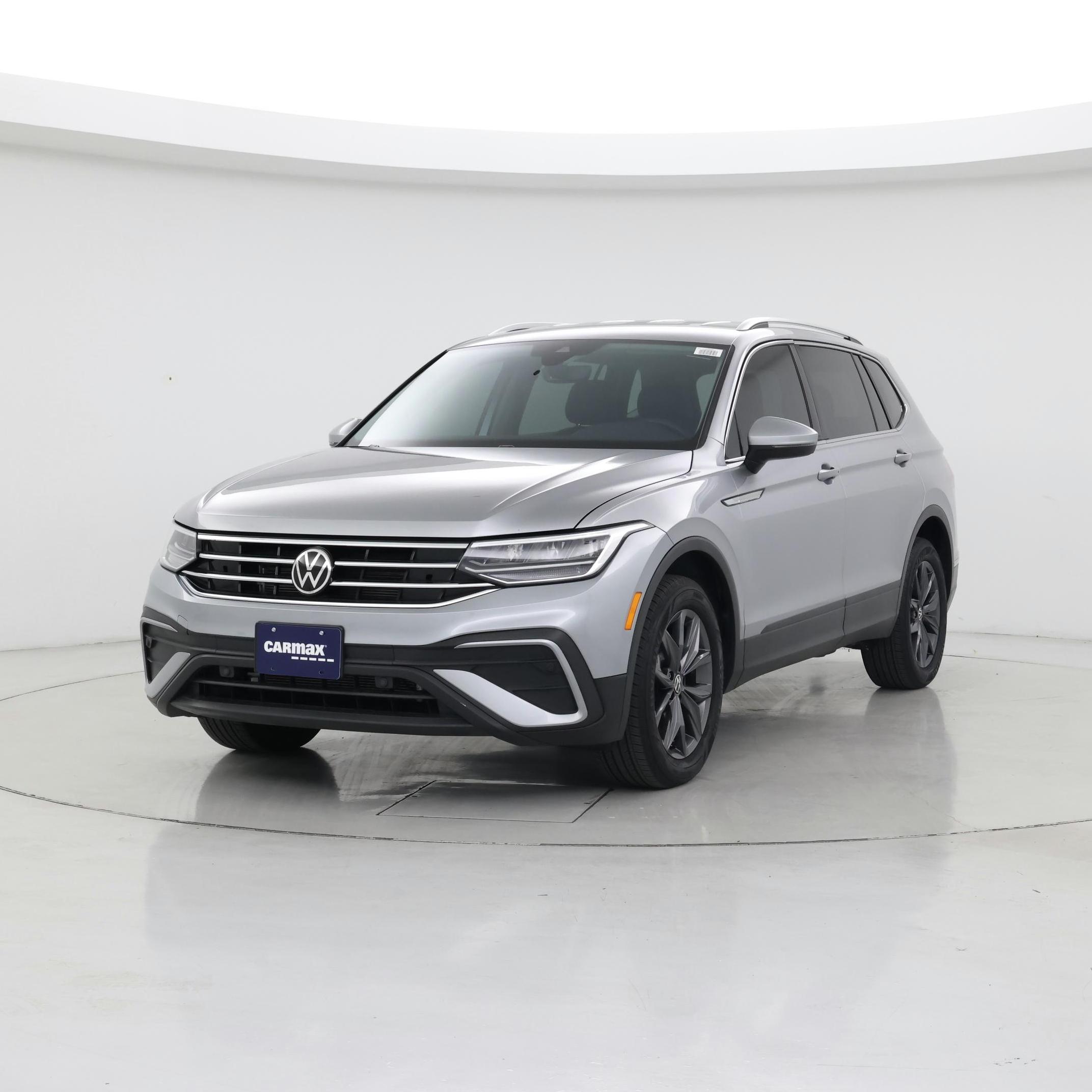 Thumbnail: 2022 Volkswagen Tiguan - 4