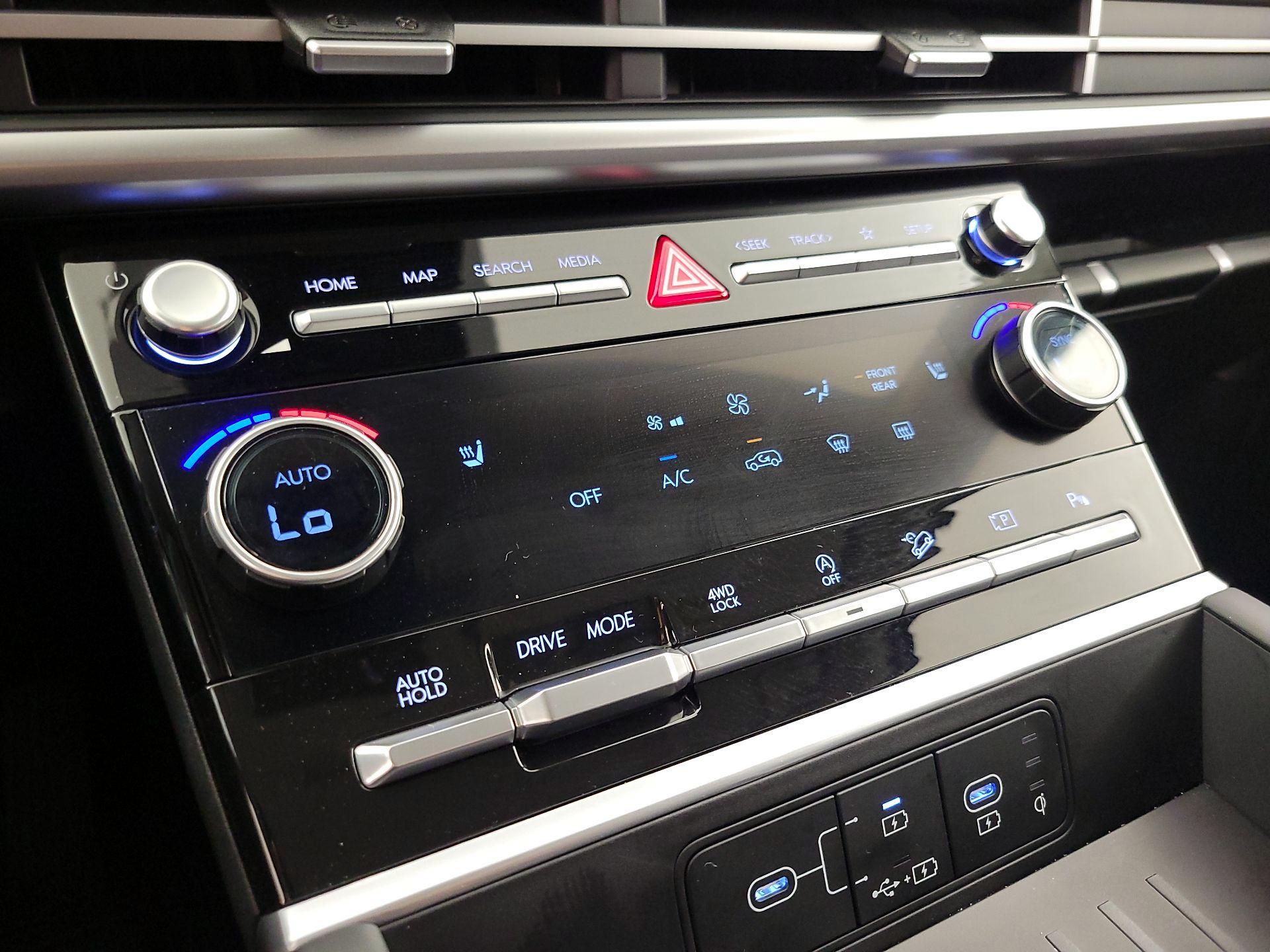 Thumbnail: 2024 Hyundai Santa Fe - 17