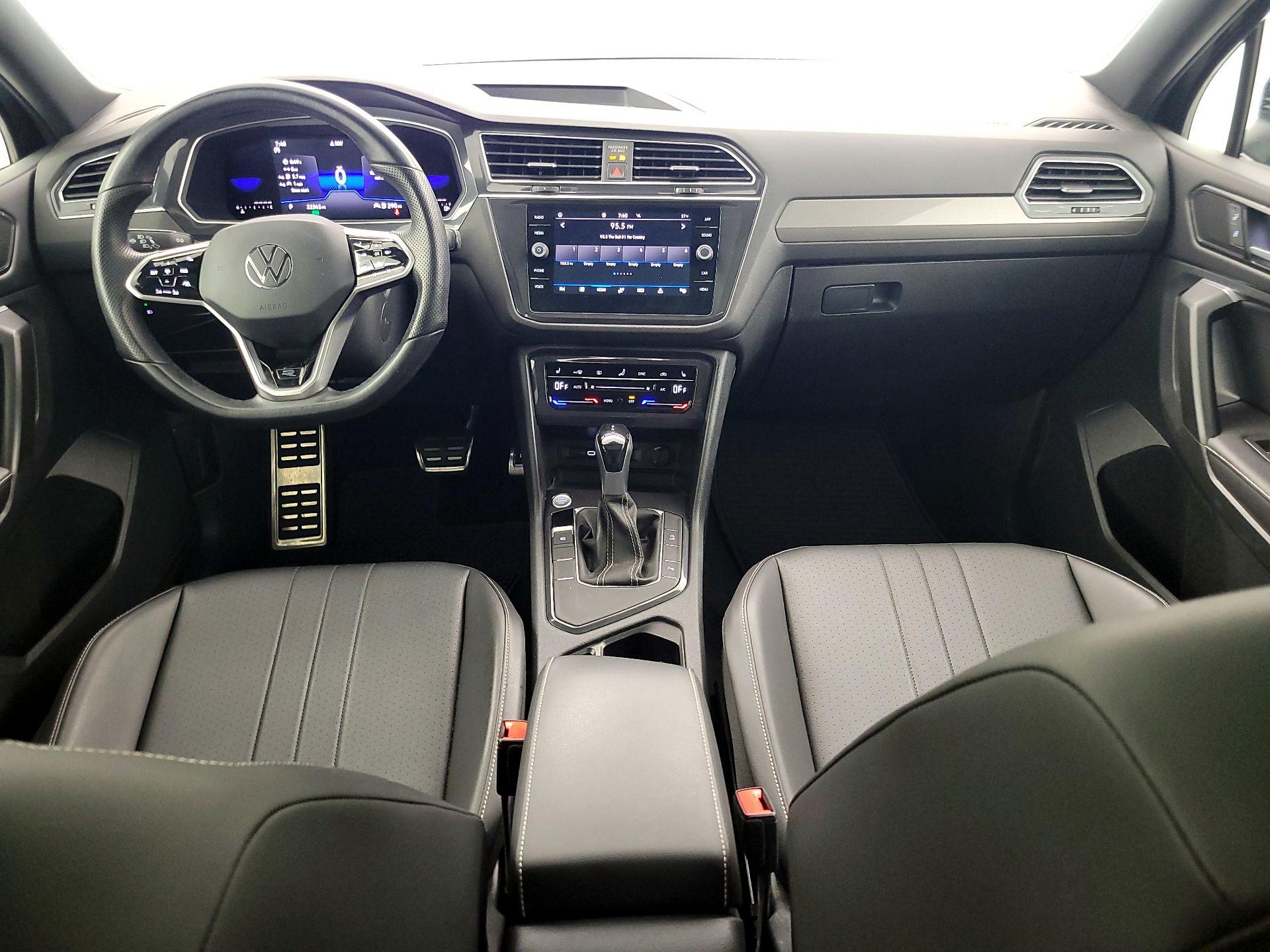 Thumbnail: 2022 Volkswagen Tiguan - 9