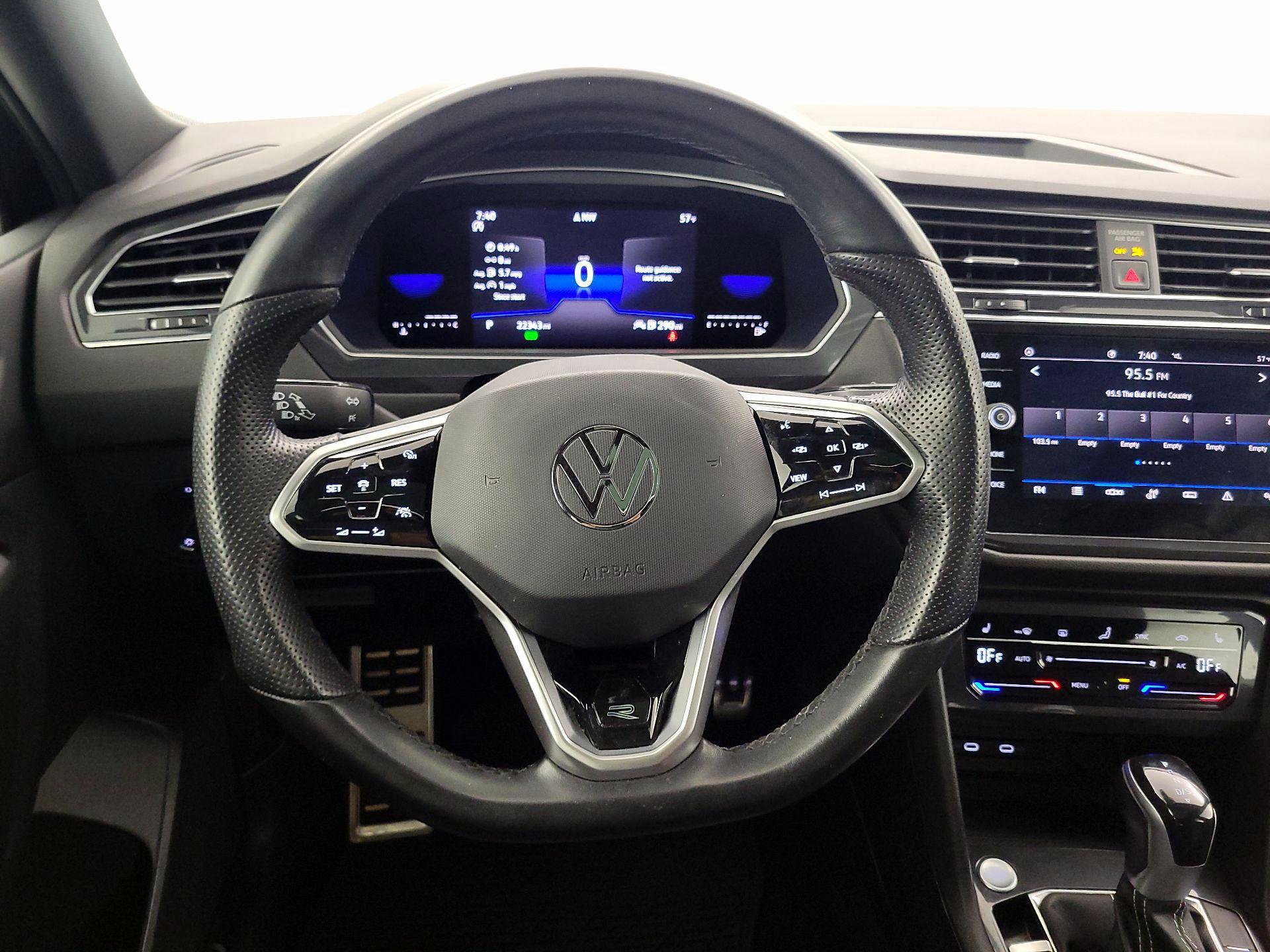 Thumbnail: 2022 Volkswagen Tiguan - 10