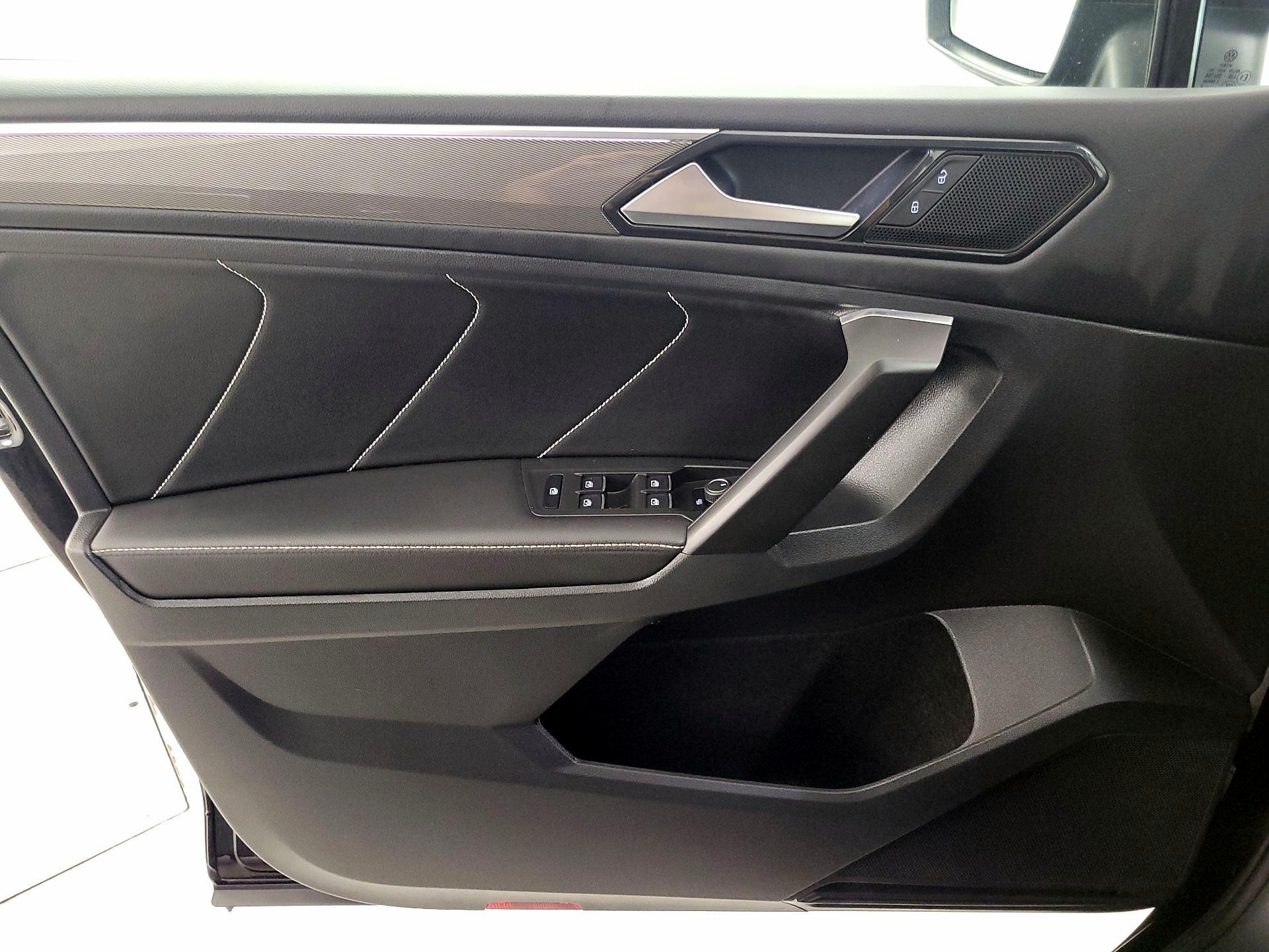 Thumbnail: 2022 Volkswagen Tiguan - 12