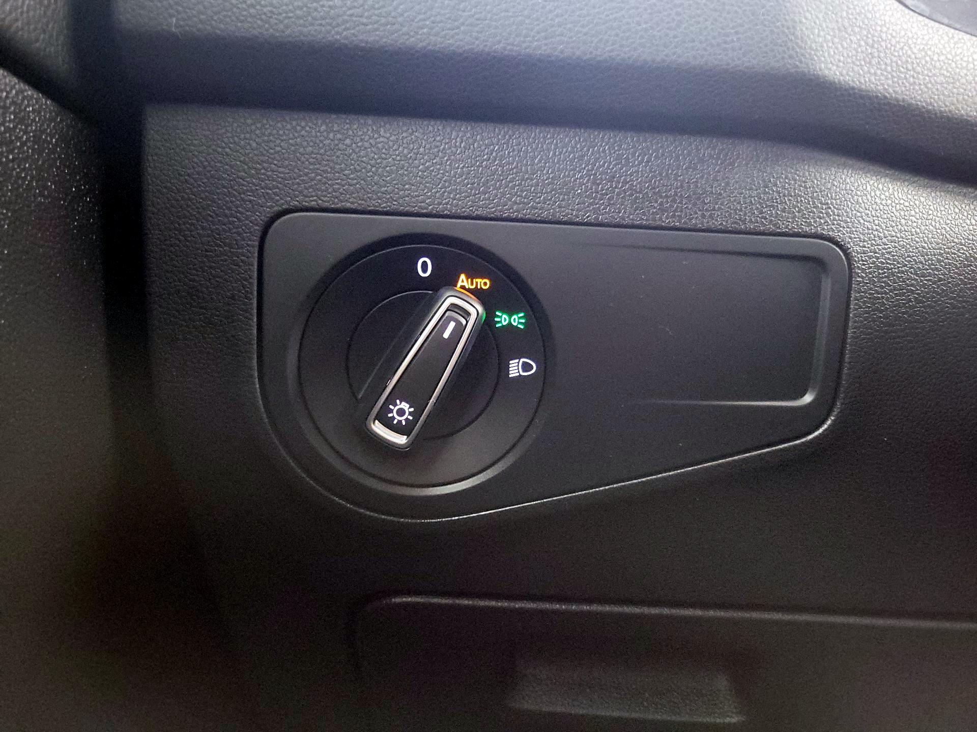 Thumbnail: 2022 Volkswagen Tiguan - 13