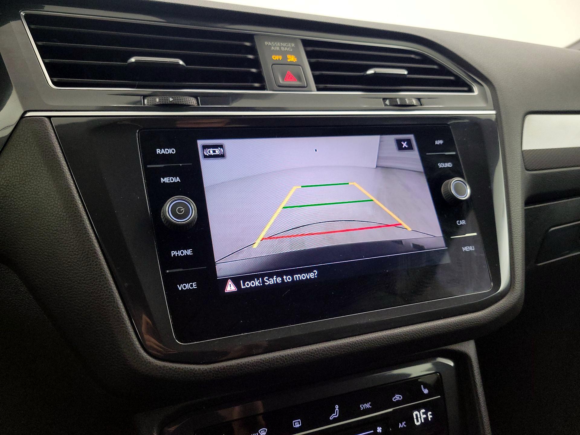 Thumbnail: 2022 Volkswagen Tiguan - 14