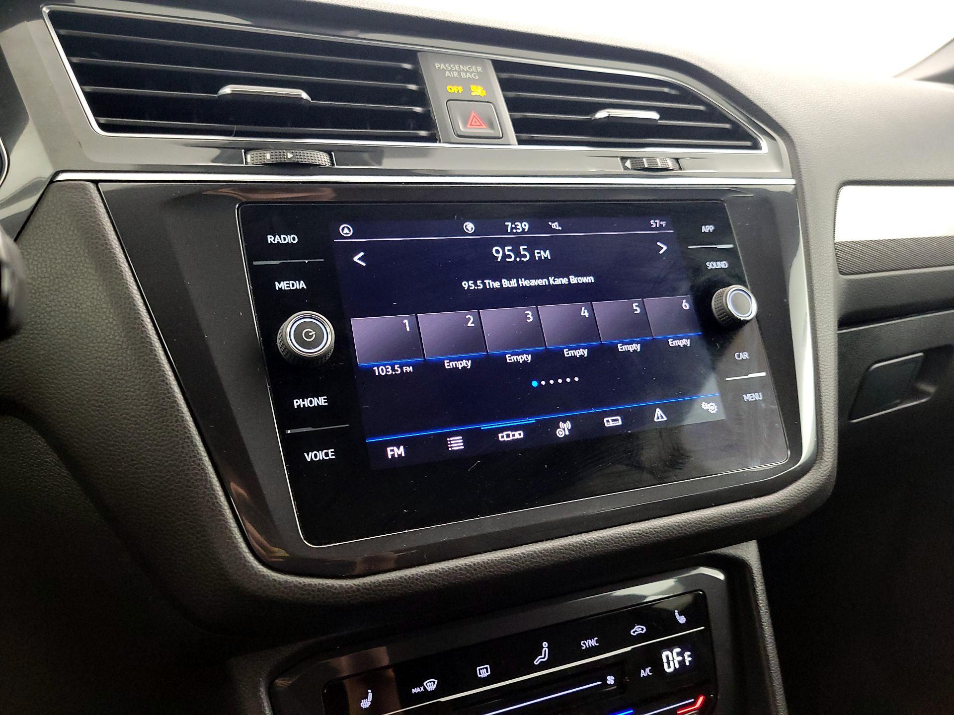 Thumbnail: 2022 Volkswagen Tiguan - 15