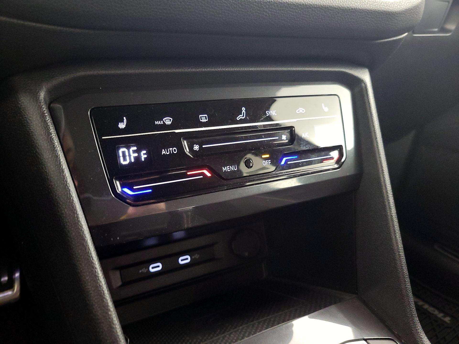 Thumbnail: 2022 Volkswagen Tiguan - 16