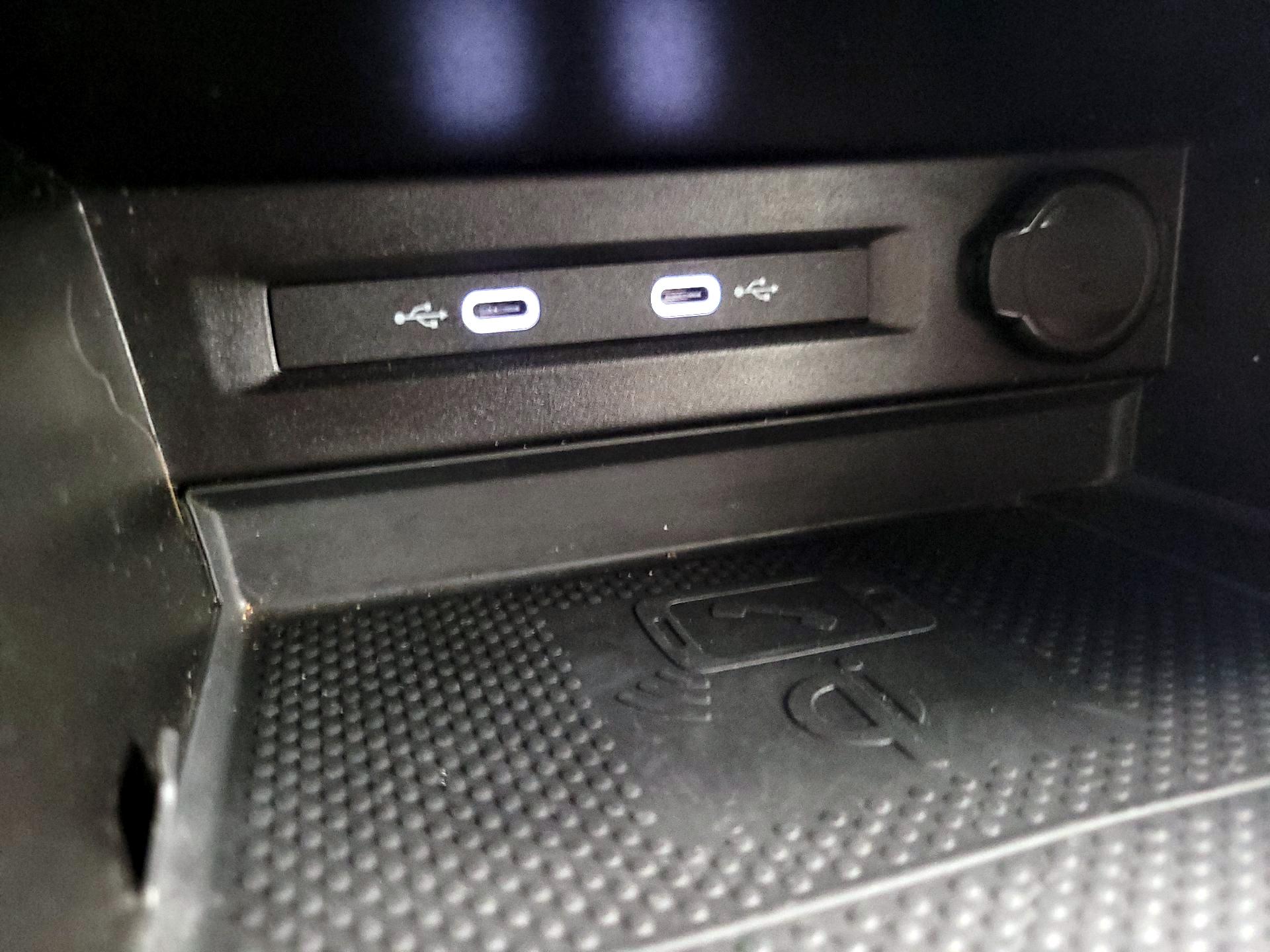 Thumbnail: 2022 Volkswagen Tiguan - 18