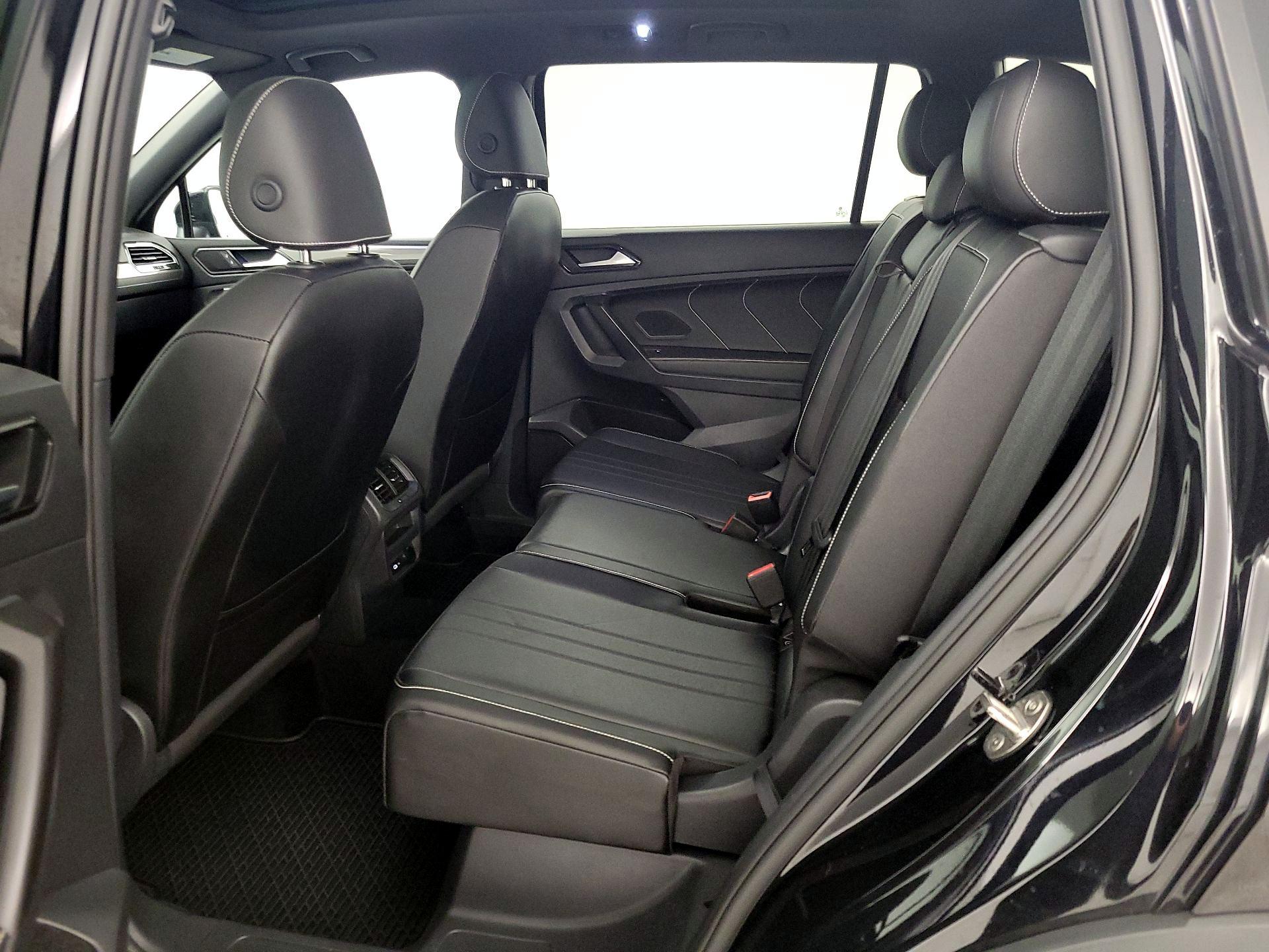 Thumbnail: 2022 Volkswagen Tiguan - 20