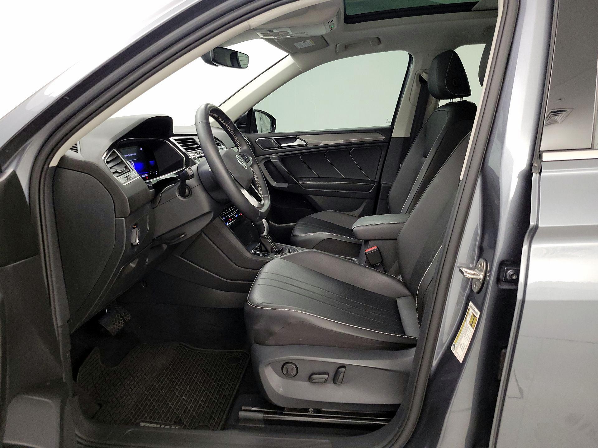 Thumbnail: 2022 Volkswagen Tiguan - 11