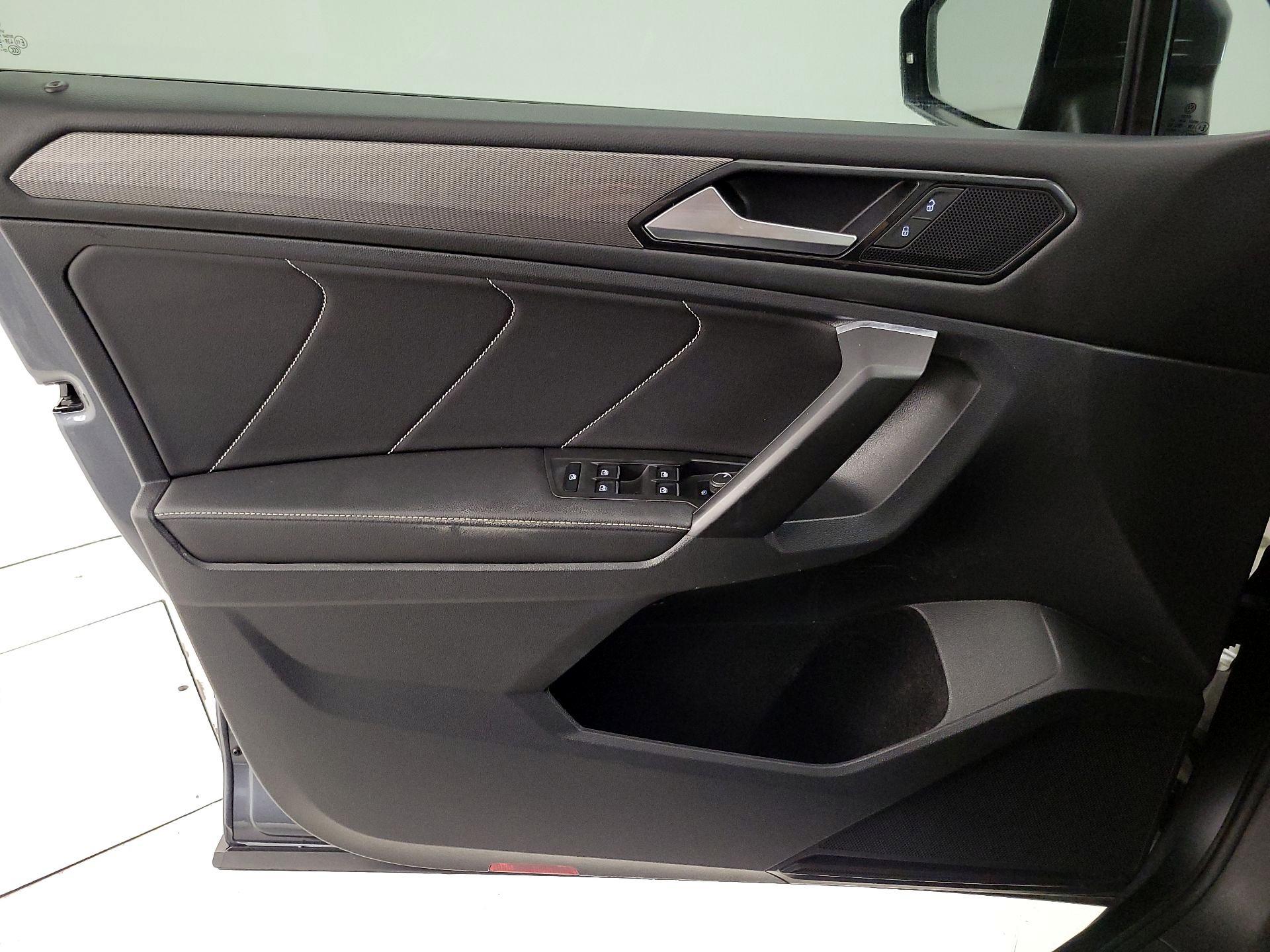 Thumbnail: 2022 Volkswagen Tiguan - 12