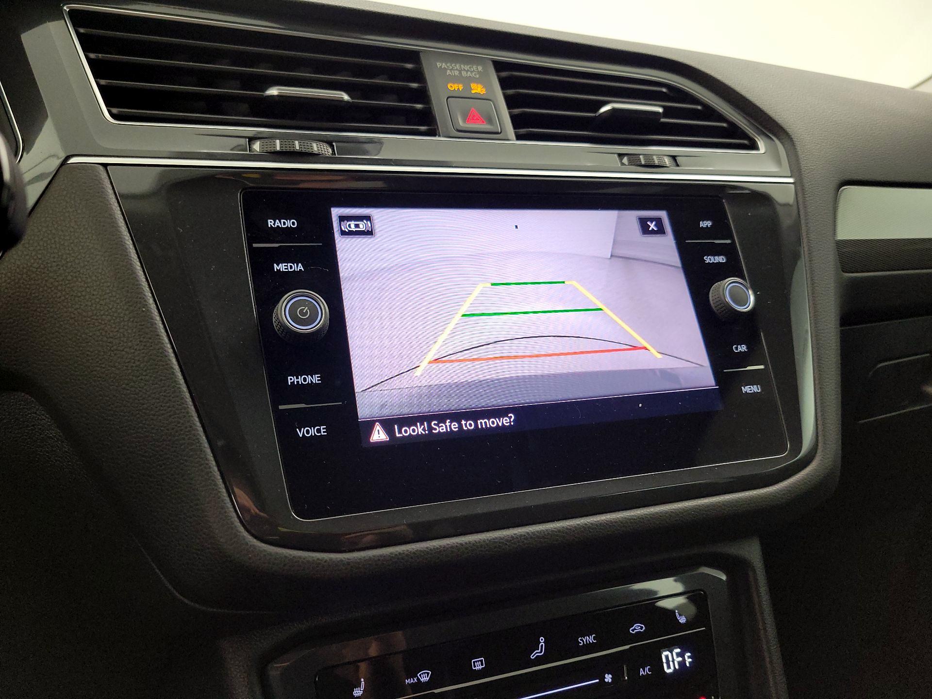 Thumbnail: 2022 Volkswagen Tiguan - 14